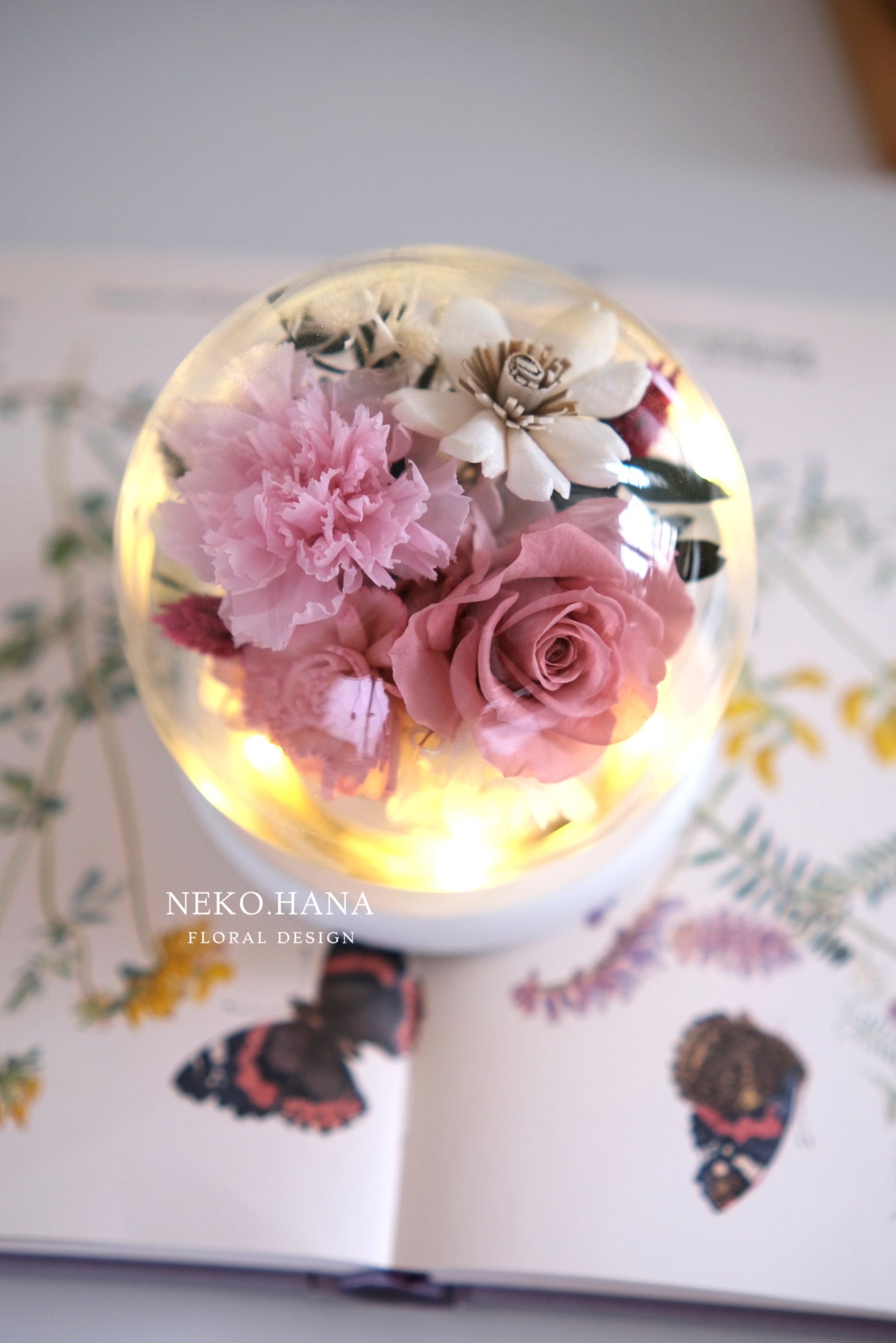 粉色永生康乃馨玻璃球