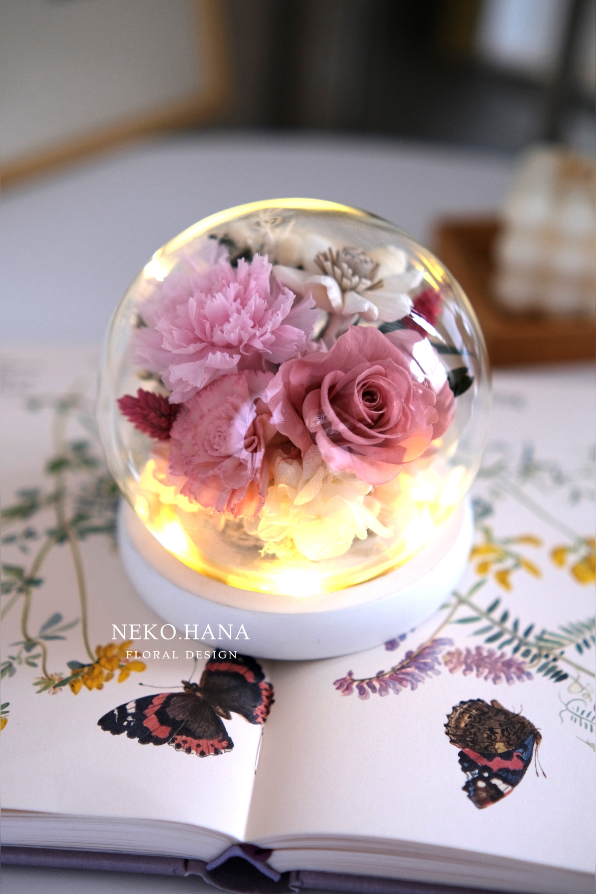 粉色永生康乃馨玻璃球