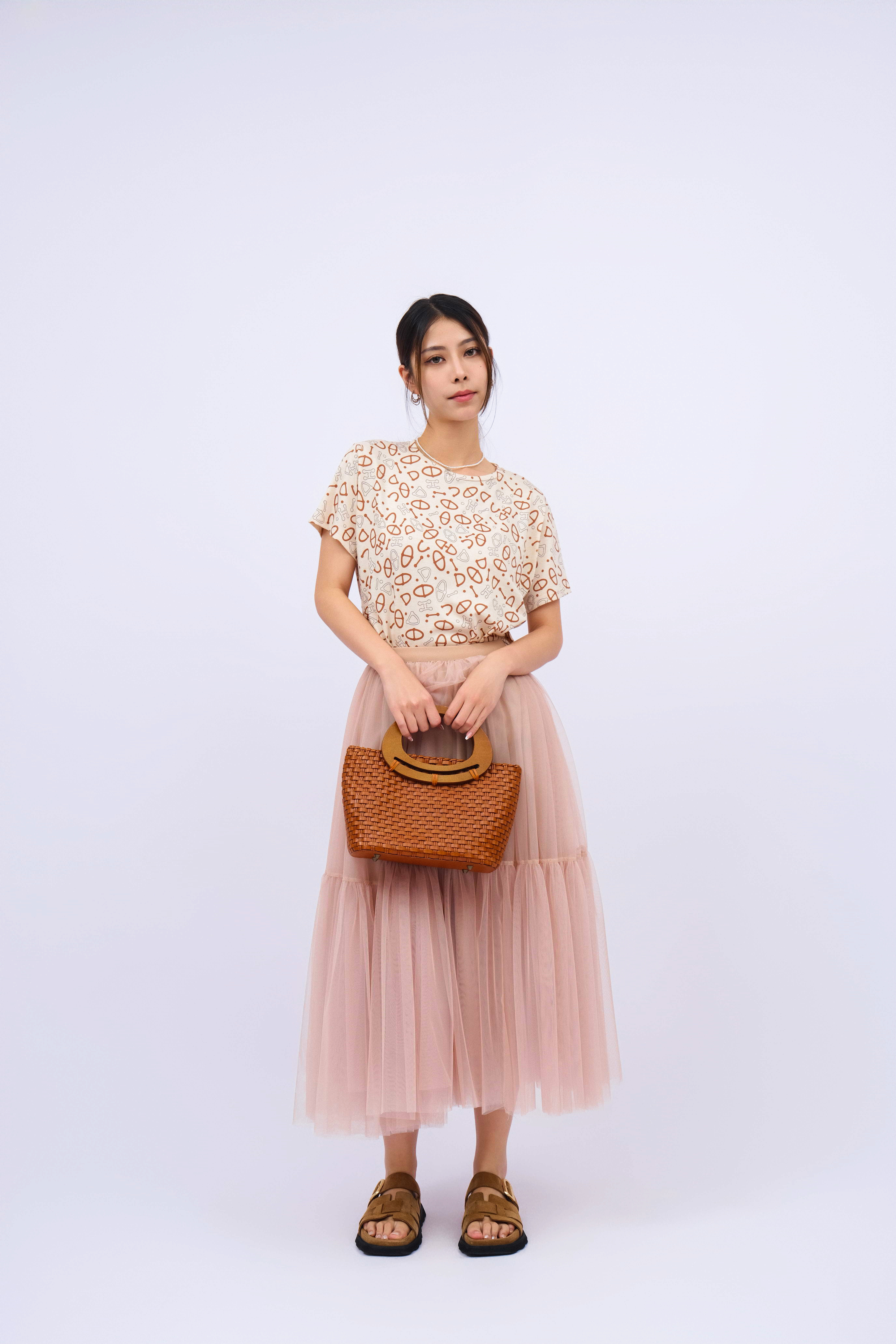 造型 1099（上衣＋半截裙）