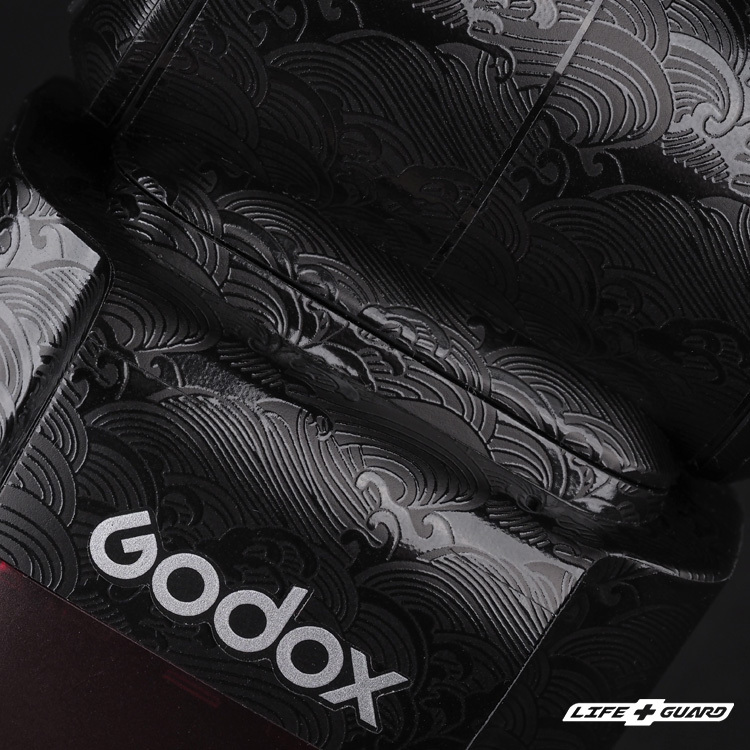 Godox TT685 II 相機閃光燈貼膜細節圖，LIFE+GUARD 專機專屬設計開版