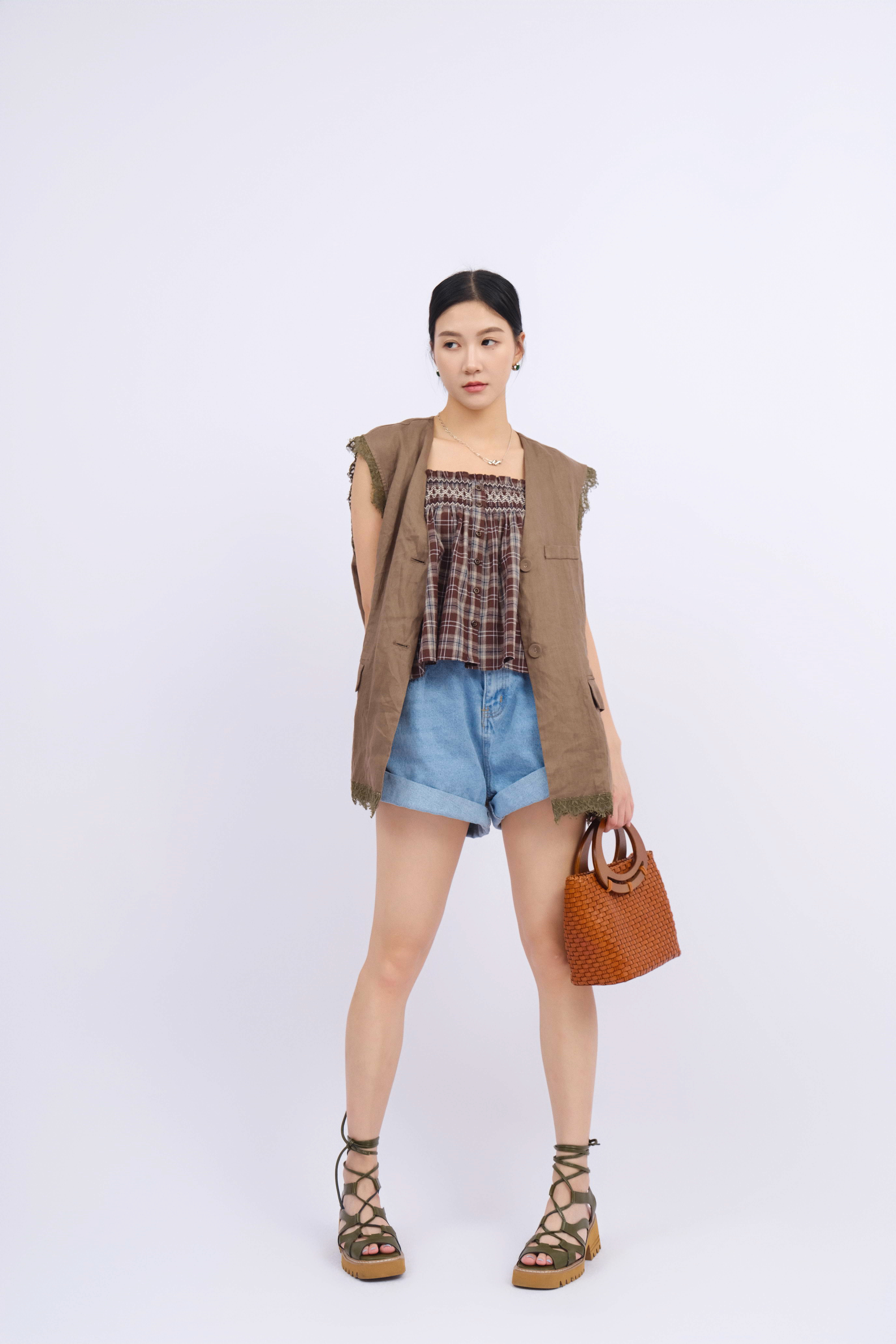 造型 1116（背心外套＋上衣＋短褲）