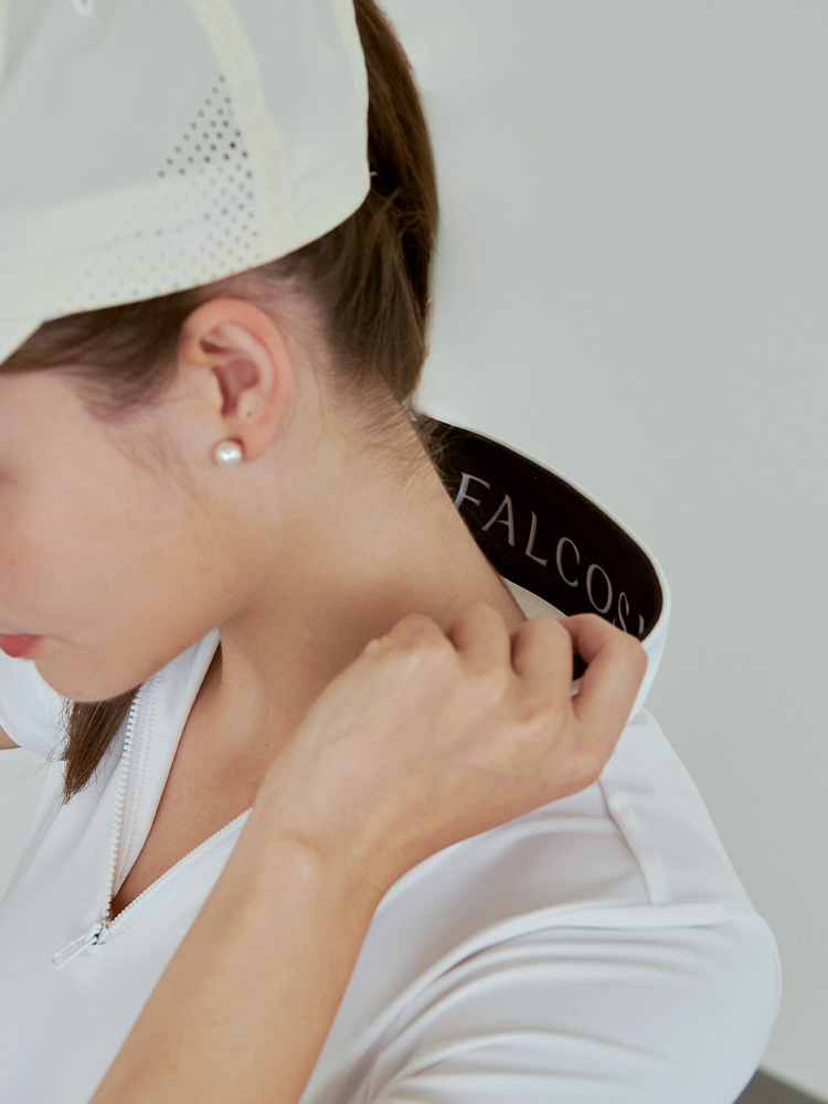 小高領LOGO女衫-極白色