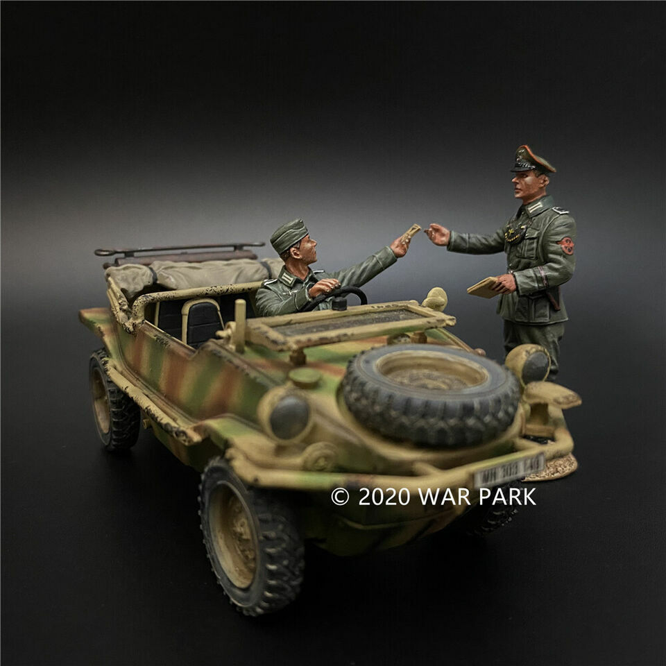 War Park : 1/30 KU041 Feldgendarme Officer Checking Schwimmwagen 166 Painted Finished Product
