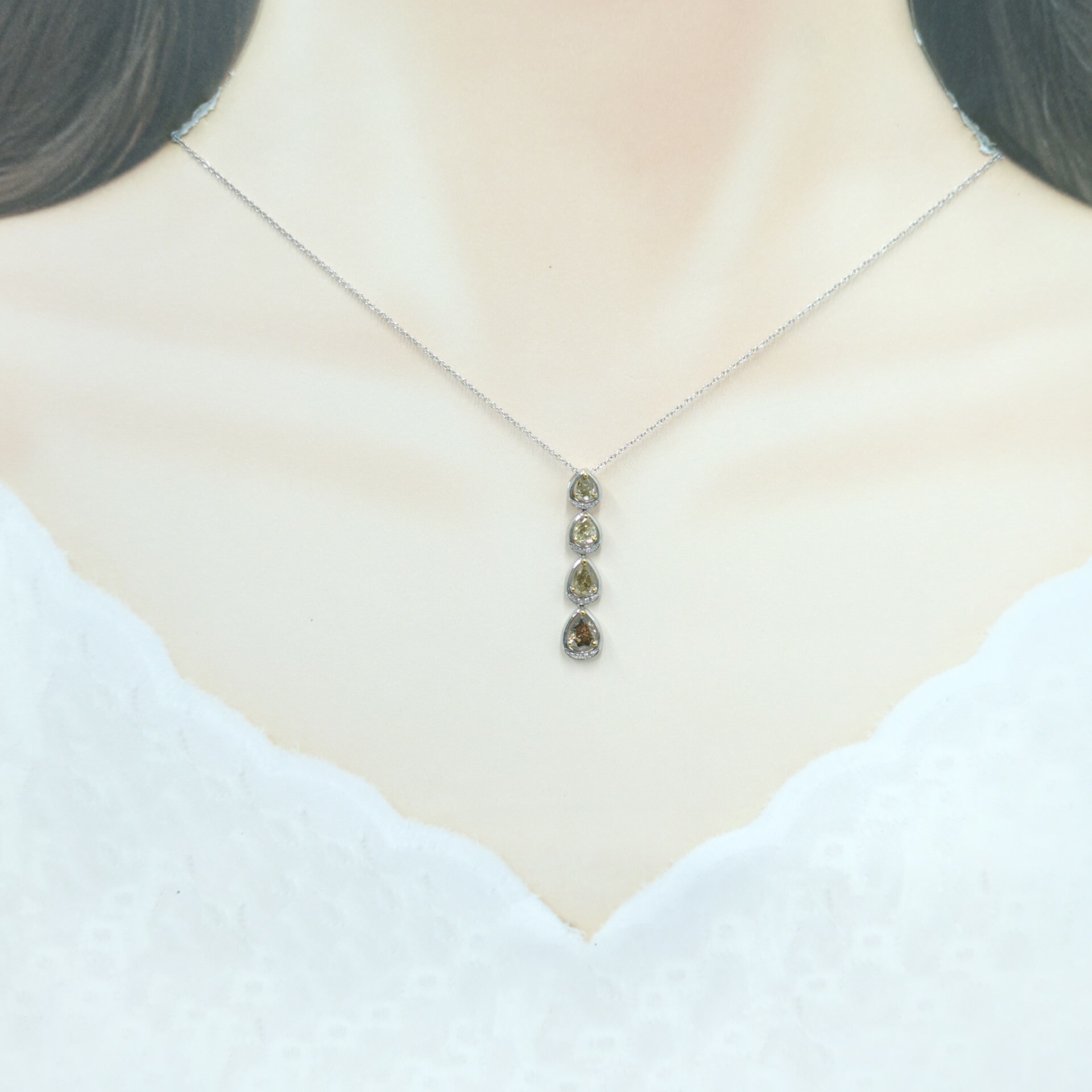 全新18K金【主石1卡36份彩鑽】配小鑽共1卡43份鑽石吊墜