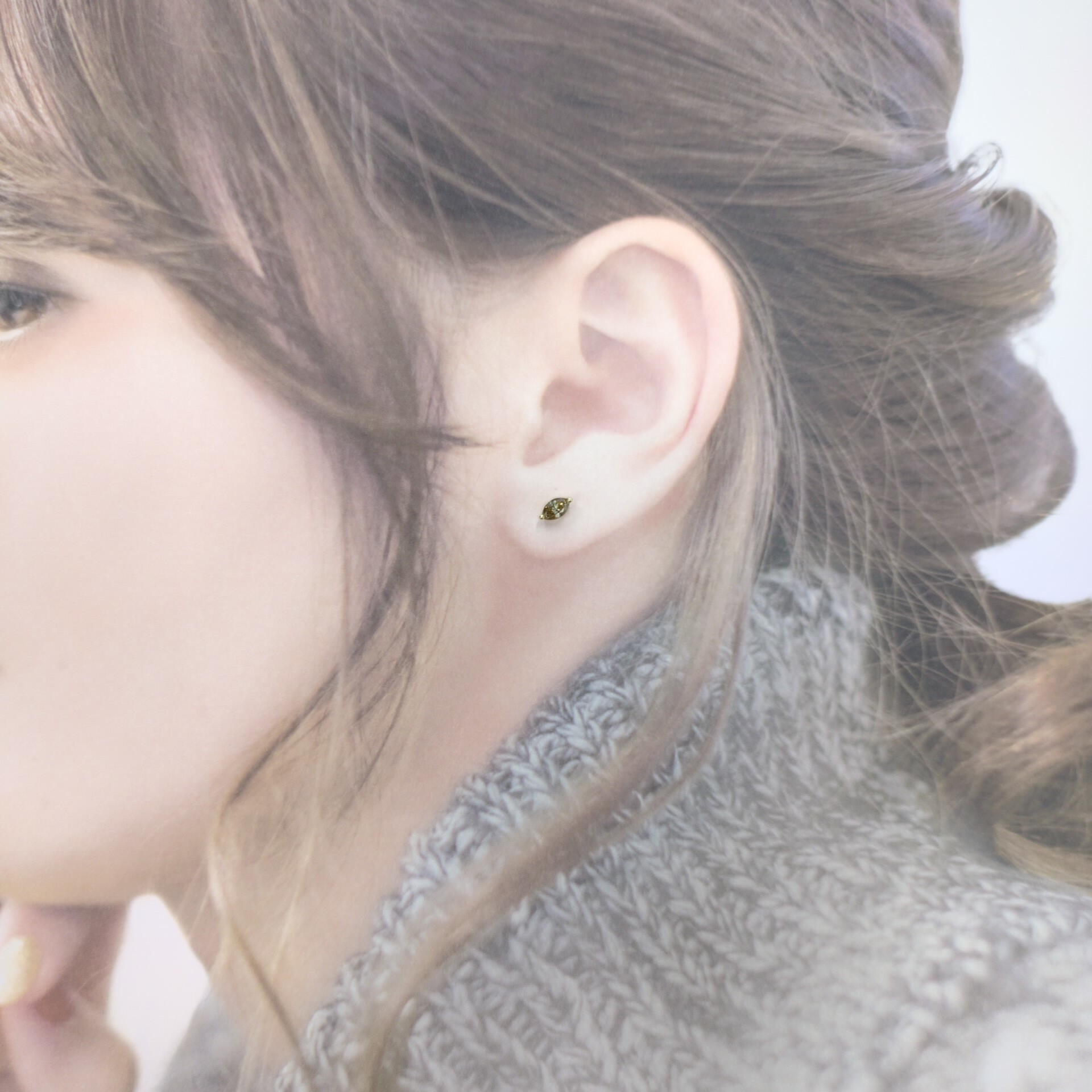 全新18K金【主石48份欖尖形彩黃鑽石】耳環