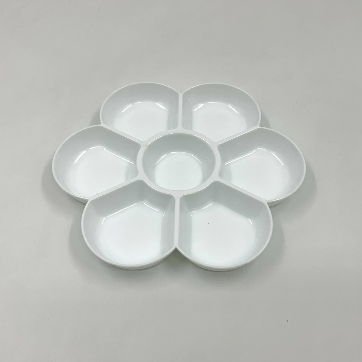 JR 6.5吋硬身梅花調色盤 - 7格, 白色 #JR-1002 - 1 個