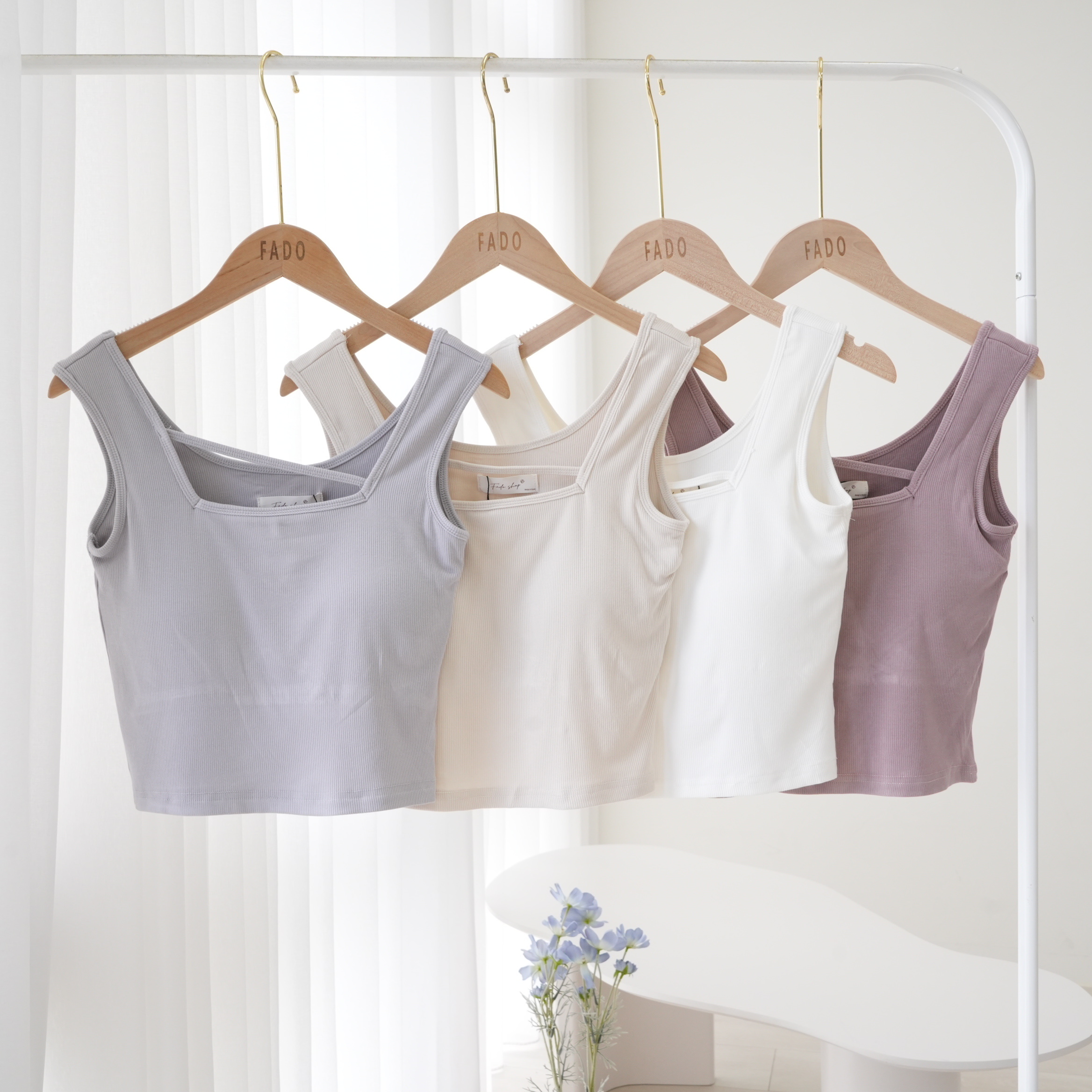 法朵Fado shop｜方領造型可拆杯彈力背心(有胸墊) 526B036