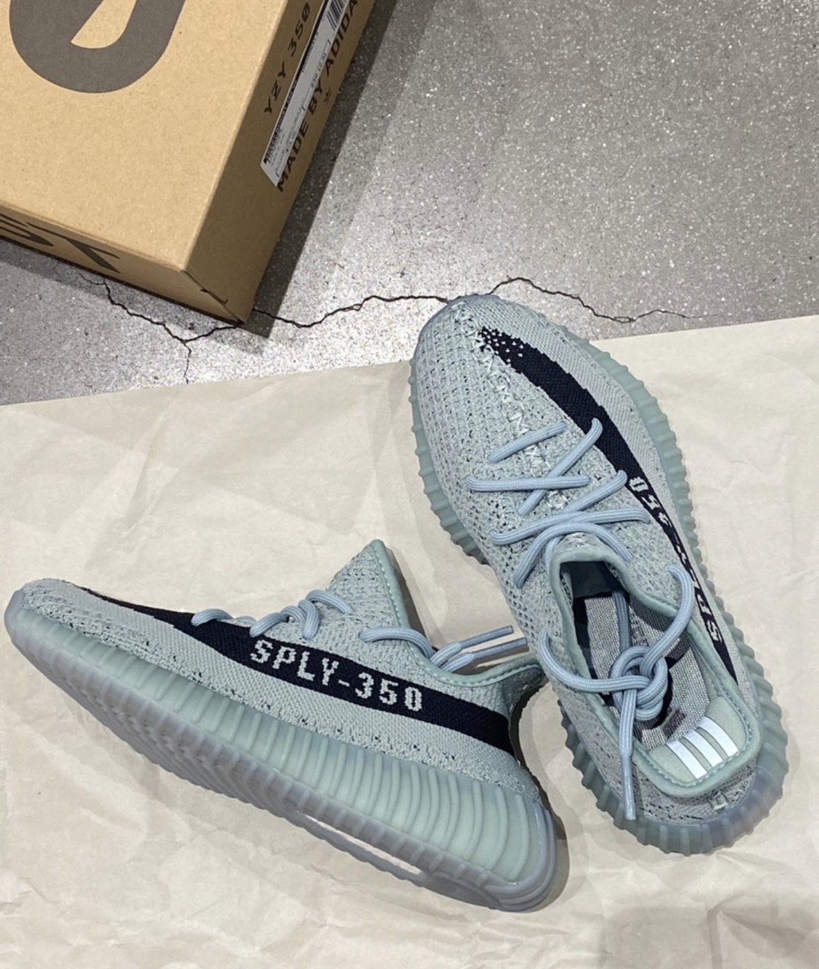 Adidas Yeezy Boost 350 V2 鹽灰色