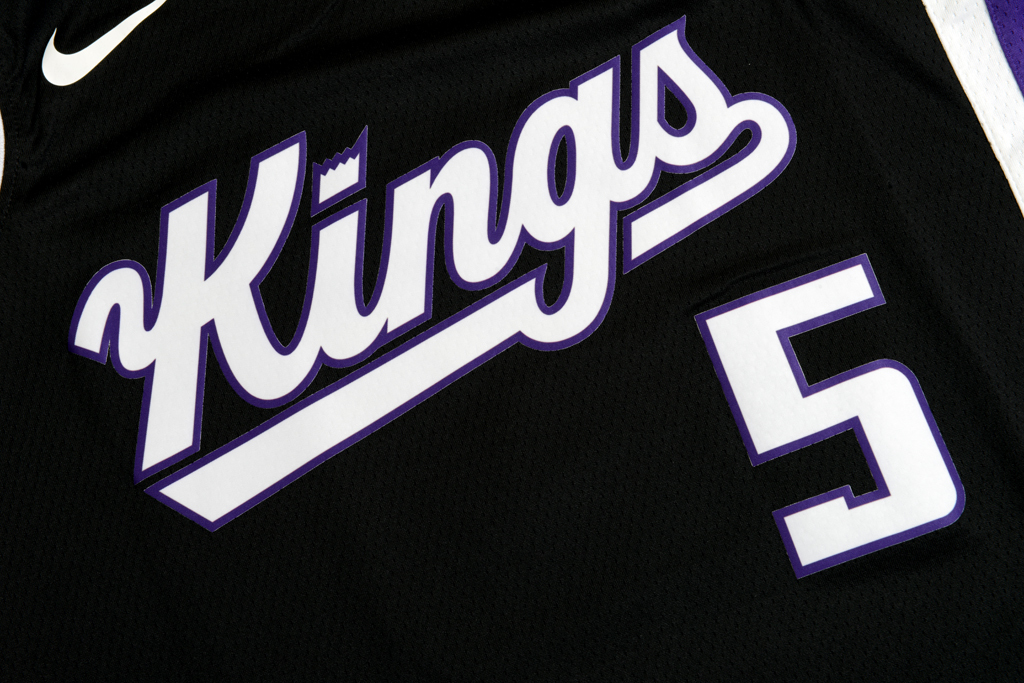 Nike 沙加緬度國王隊 De'Aaron Fox 23-24 經典配色版 Swingman 球衣