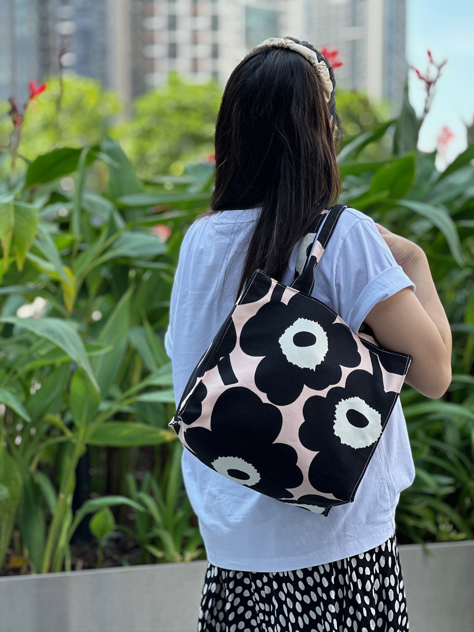 Shoulder box bag | marimekko canvas fabric | nude x black Unikko