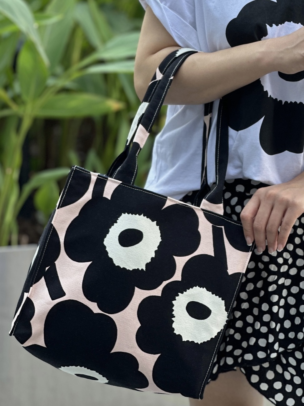 Shoulder box bag | marimekko canvas fabric | nude x black Unikko