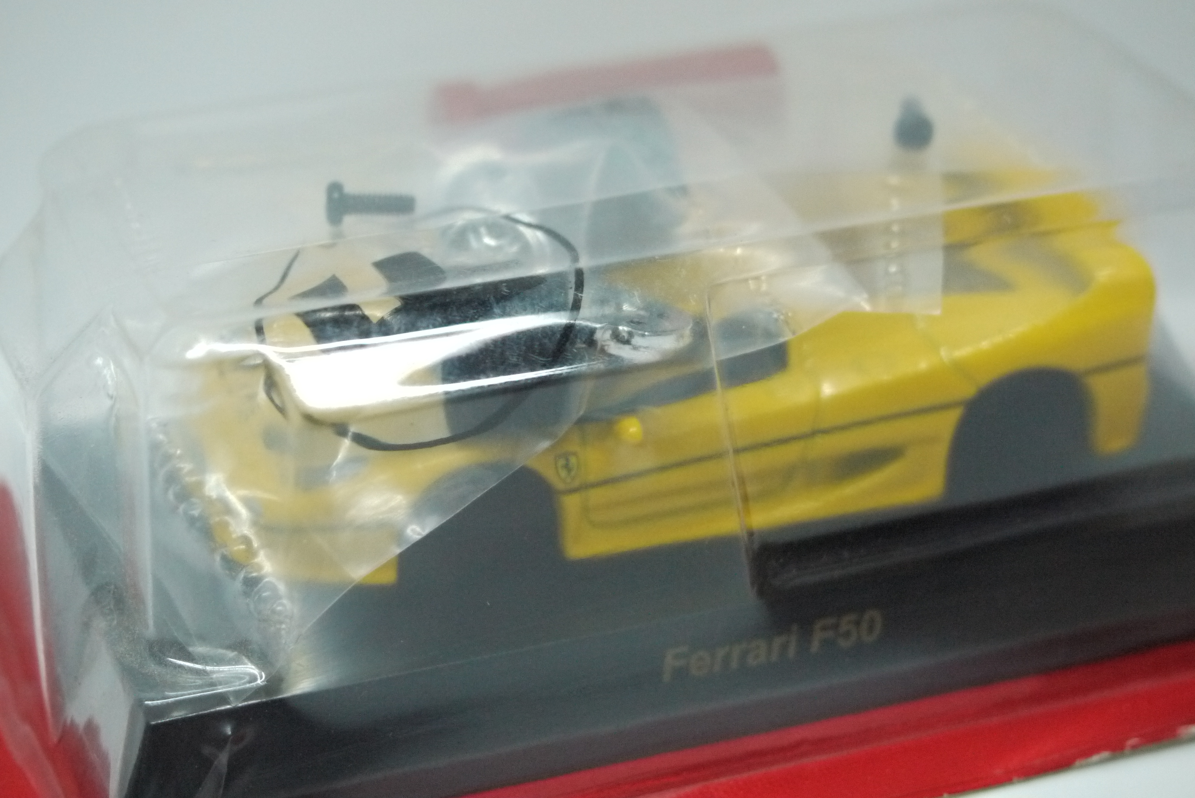 Kyosho Ferrari F50 Yellow