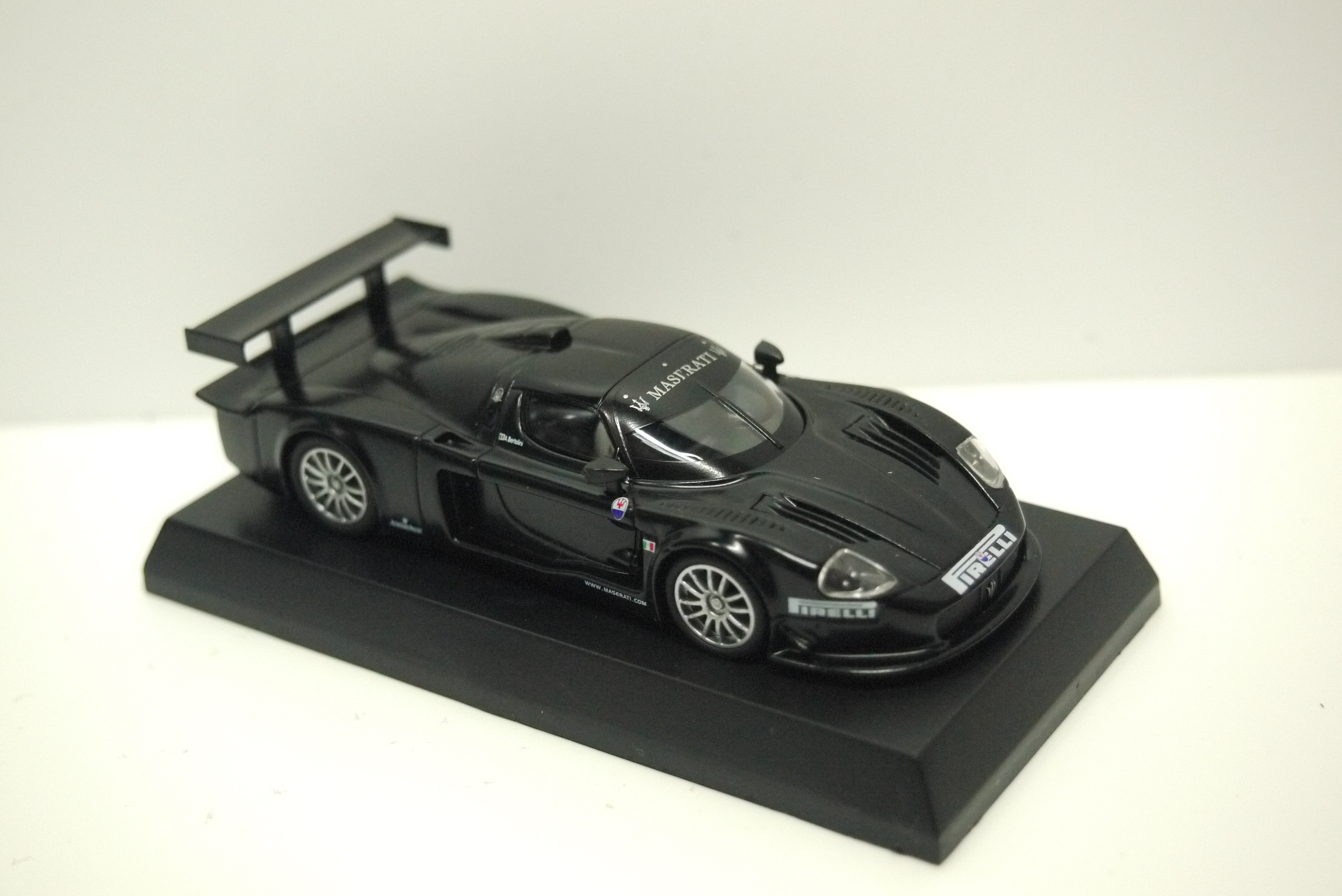 Kyosho Maserati MC12 GT1 Black