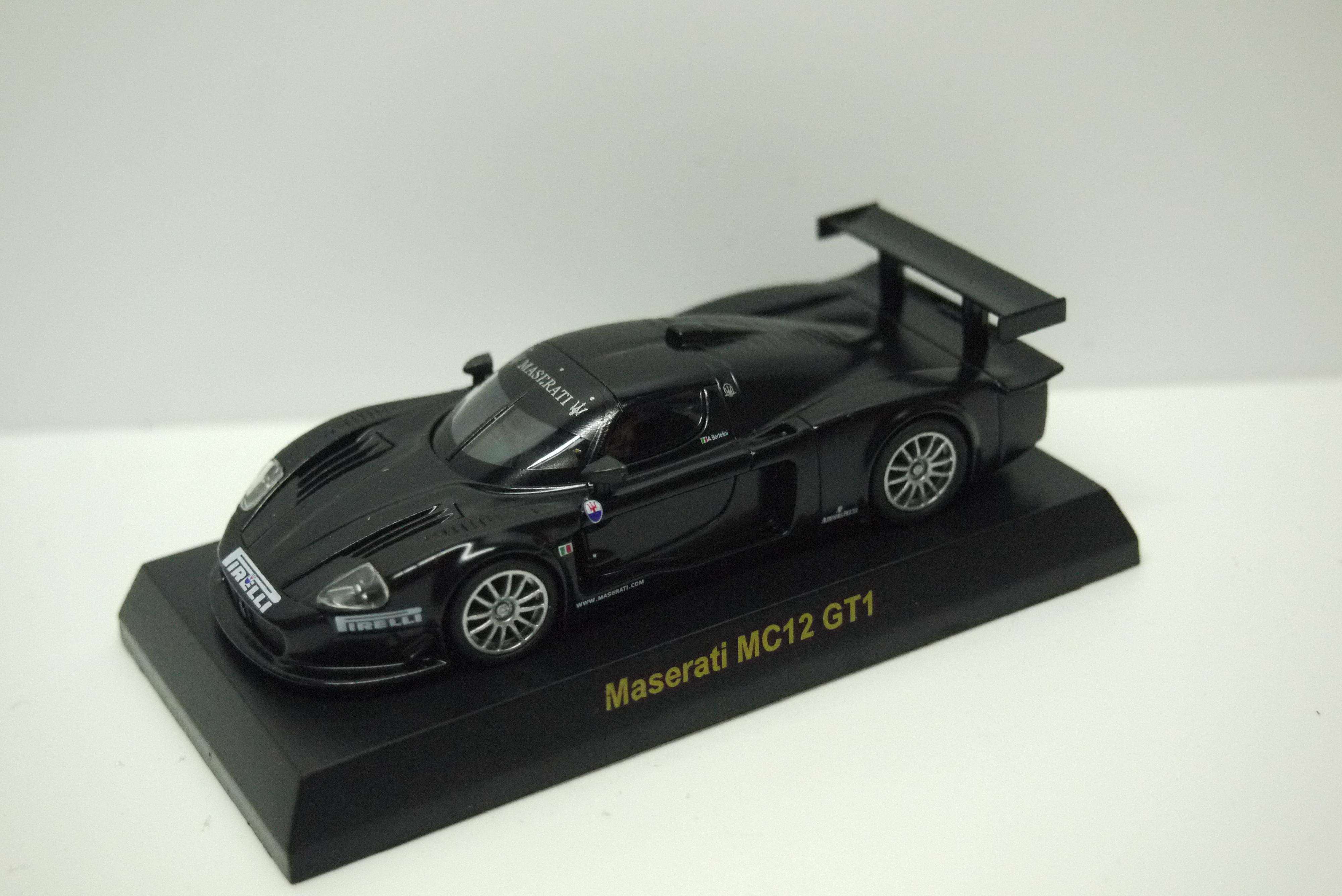 Kyosho Maserati MC12 GT1 Black