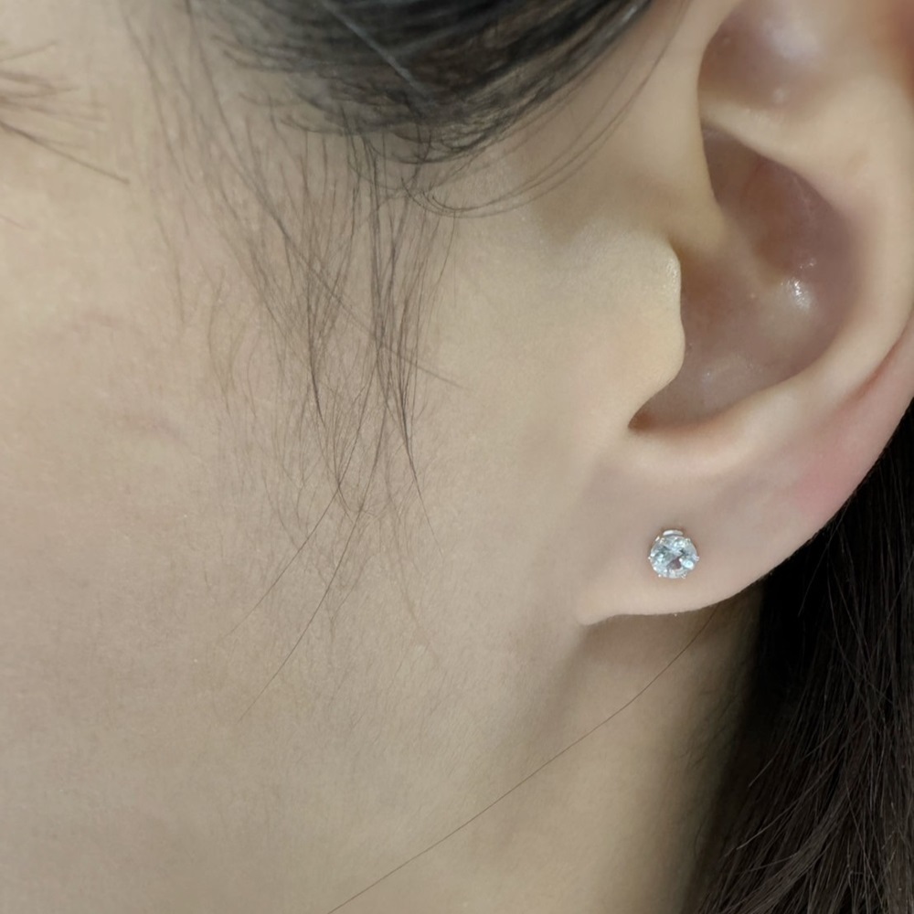 【me.luxe】K18白K六爪海藍寶耳環