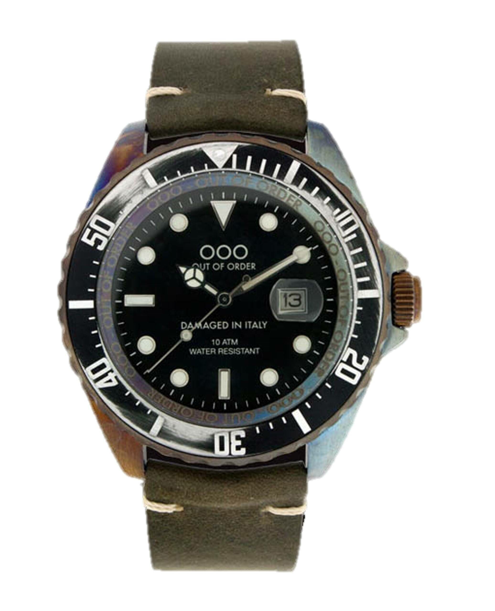 【OUT OF ORDER】帶日期 水鬼款 親膚皮革 夜光腕錶 (附質感雷雕刻字木盒)