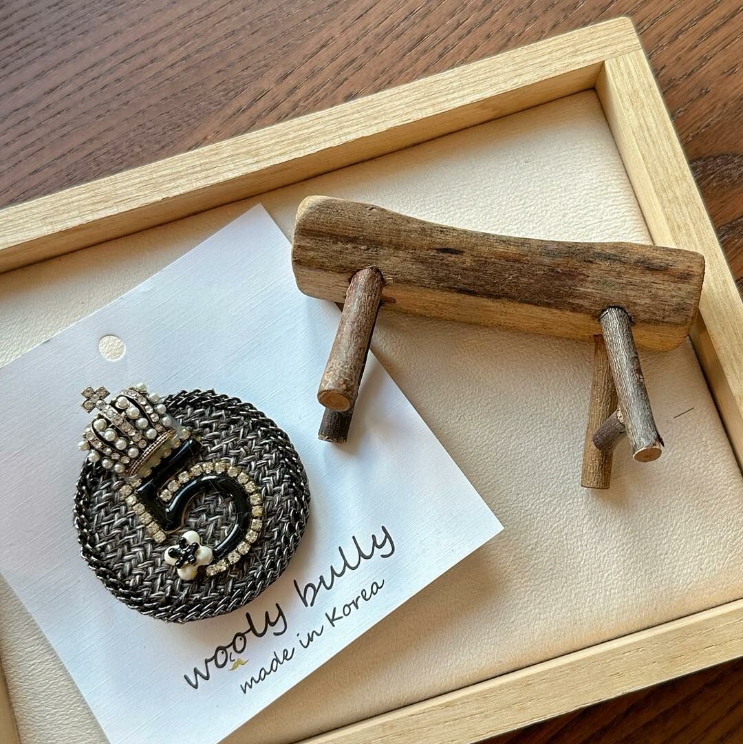 【質感5號皇冠水鑽別針】（現貨）