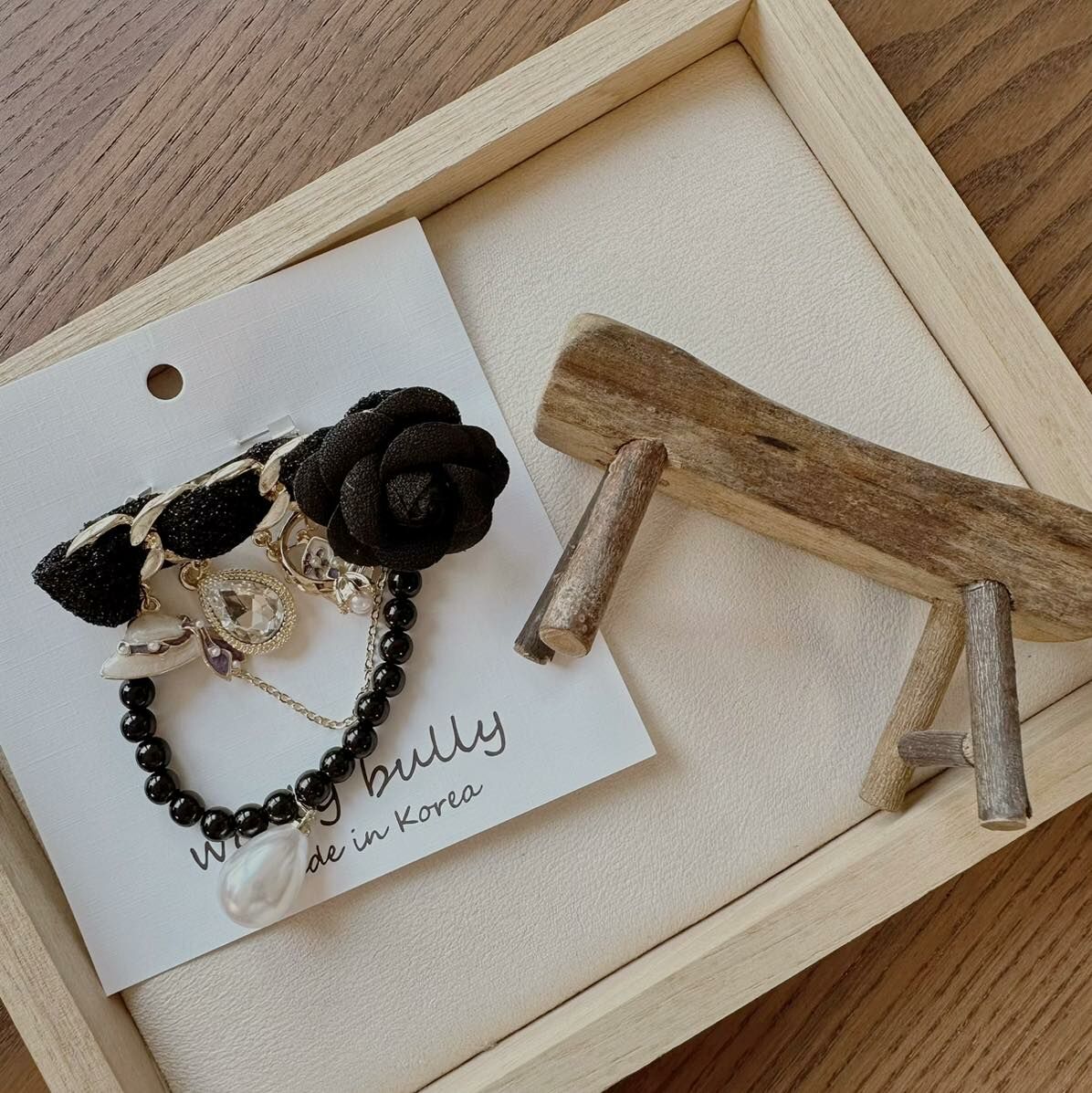 【質感玫瑰花水鑽吊飾別針】（現貨）