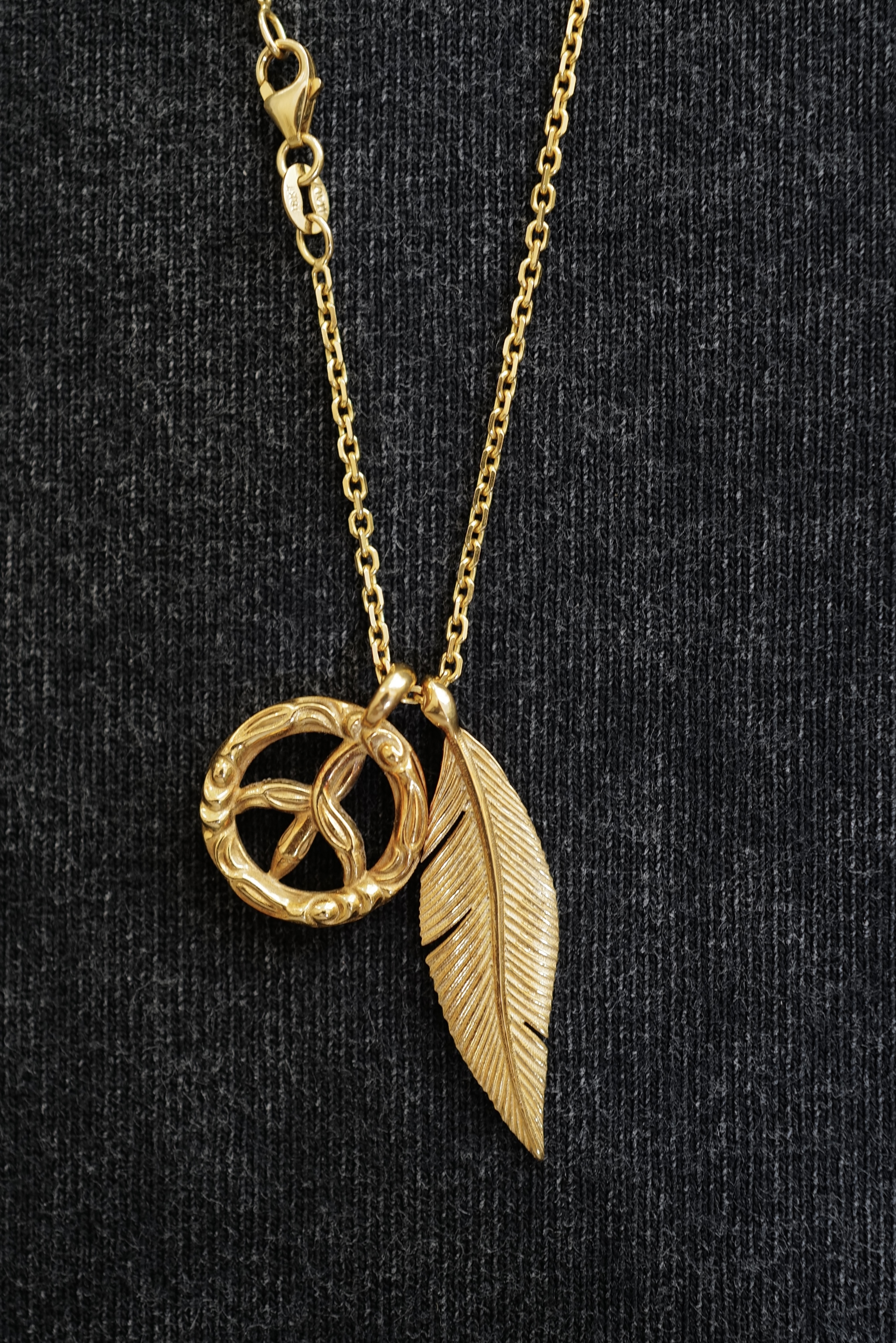 18K one off set (Peace/feather)