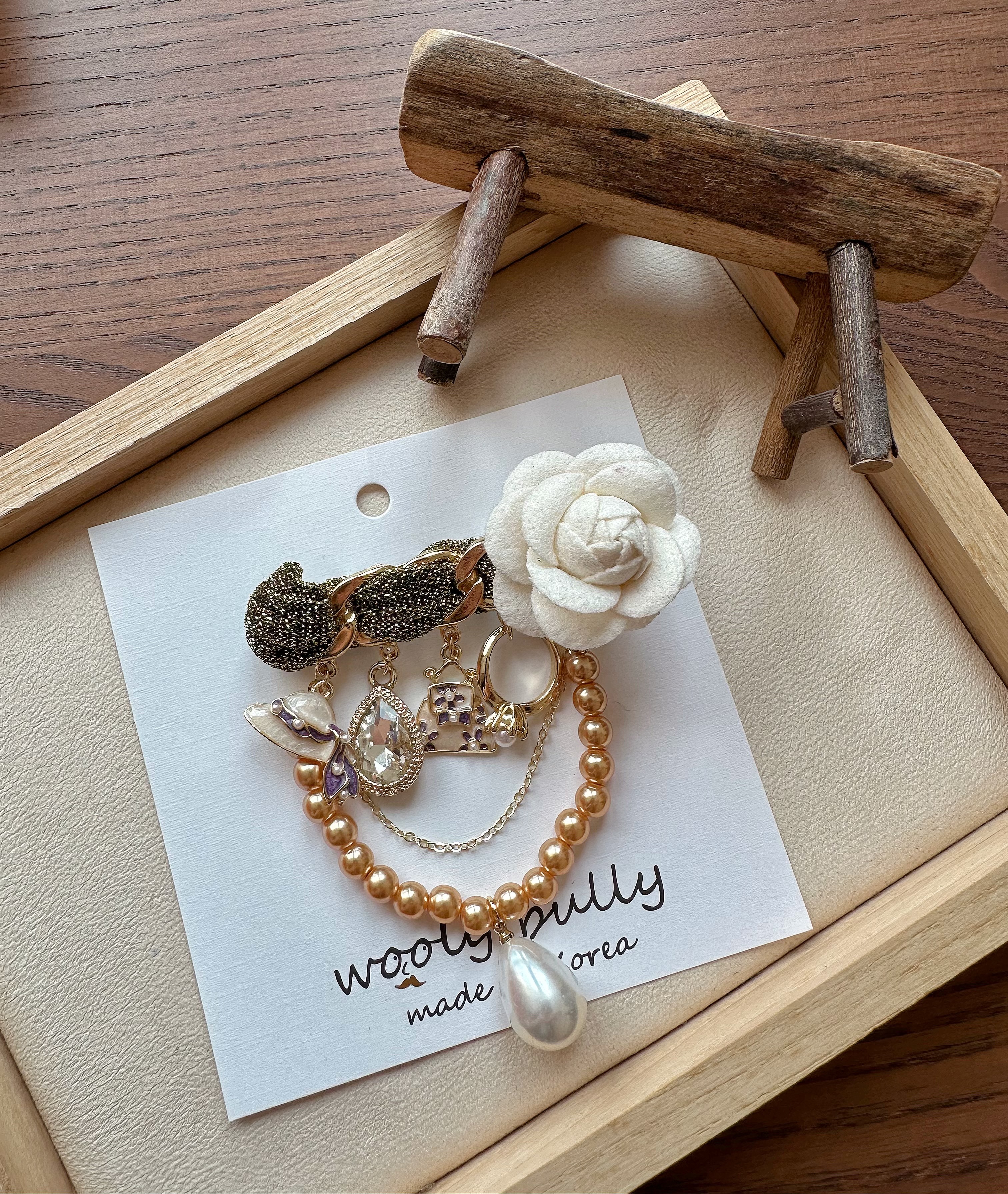 【質感玫瑰花水鑽珍珠吊飾別針】（現貨）