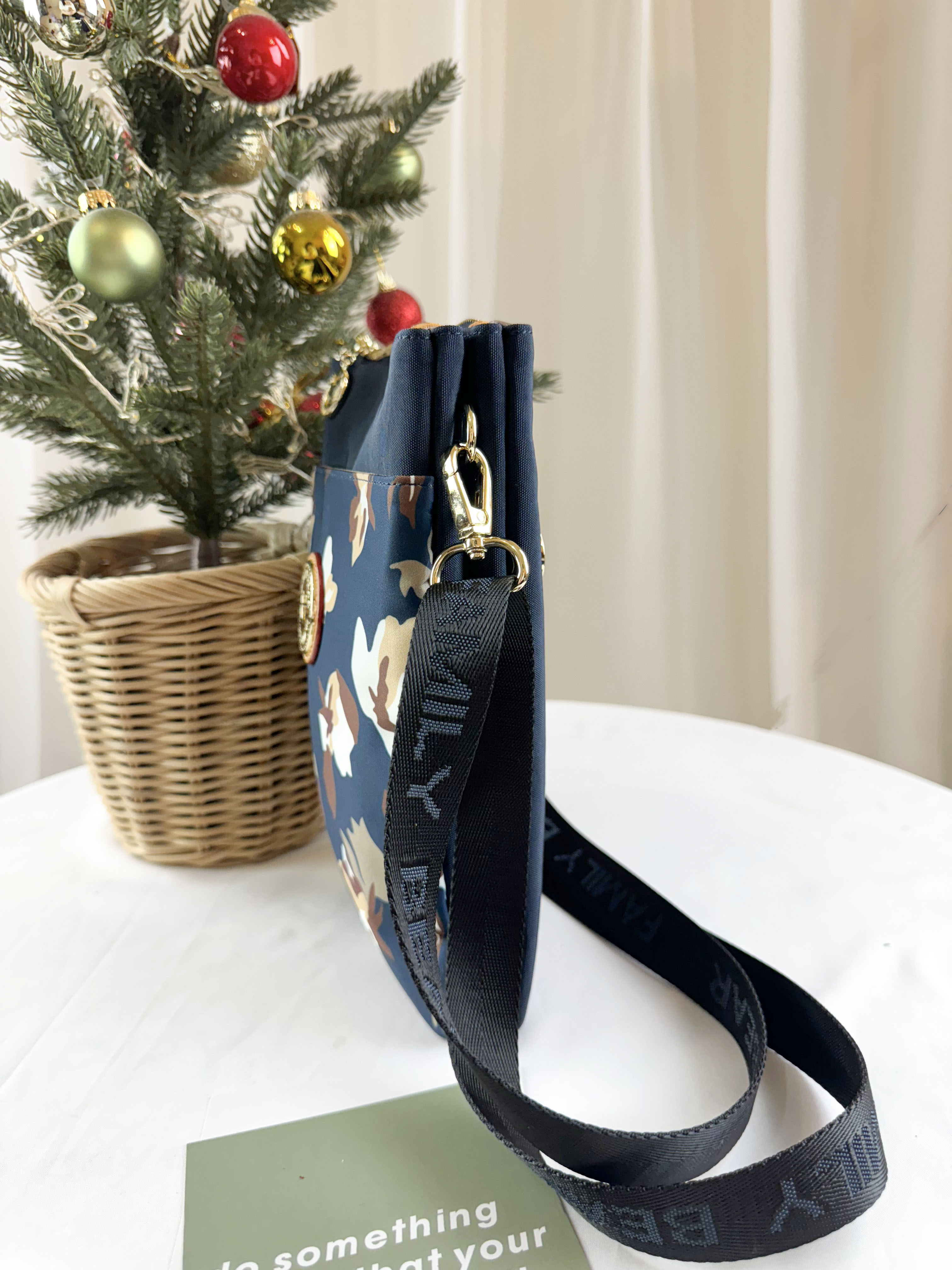 FamilyBear 蝴蝶花拼接藍防潑水雙層側背包 / 手機袋 #2505-1