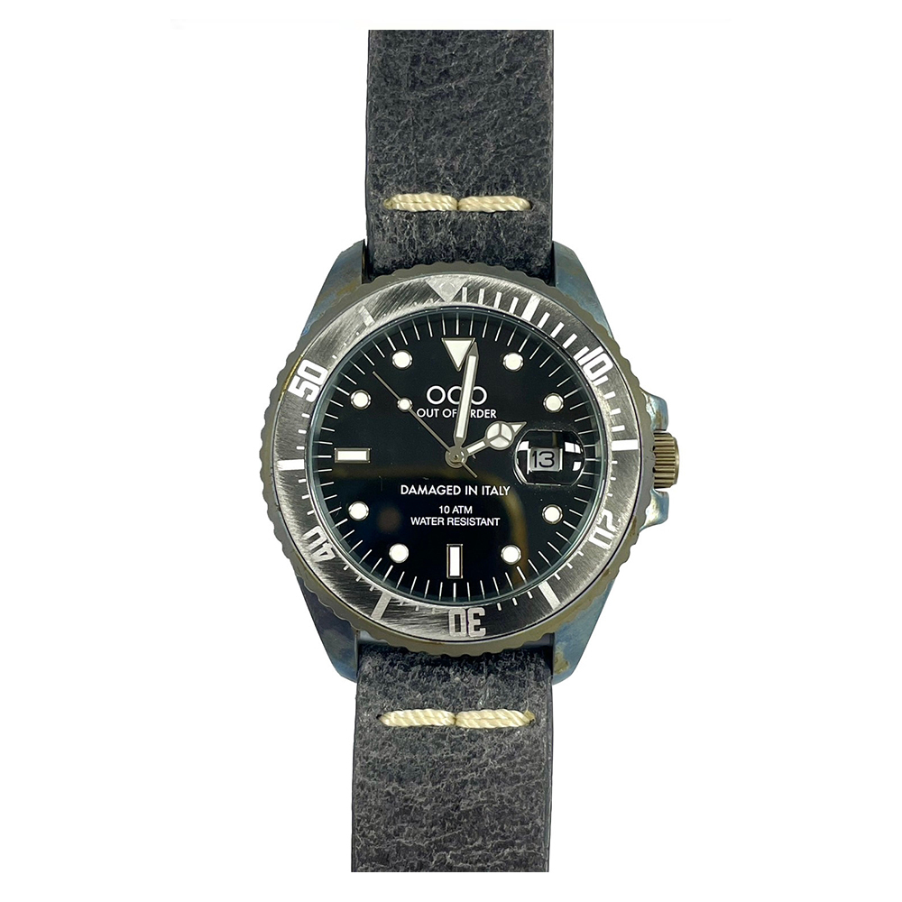 【OUT OF ORDER】帶日期 水鬼款 質感皮革 夜光腕錶 (附質感雷雕刻字木盒)