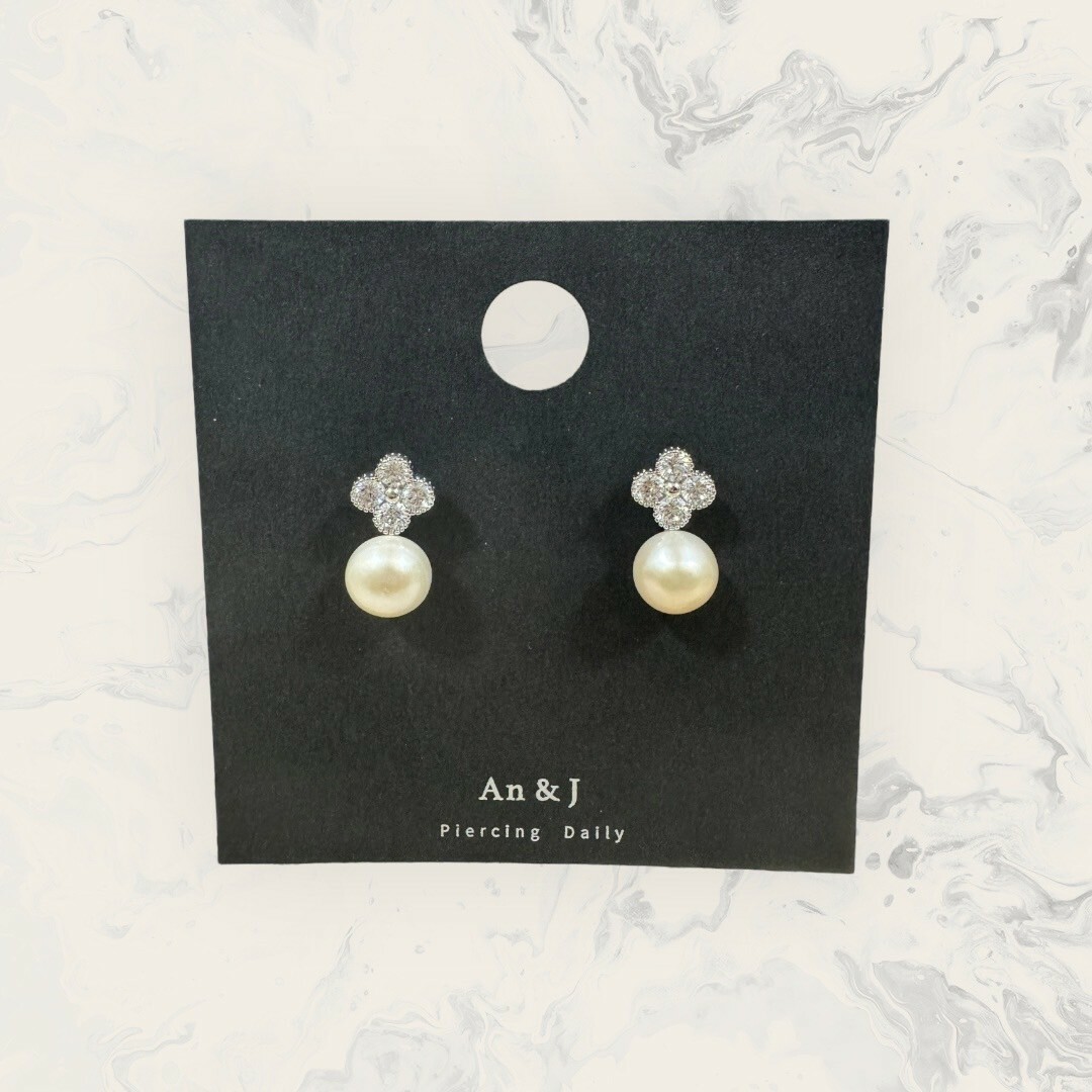 韓國直送-銀針 圓鋯四葉花下大珍珠 鍍14K