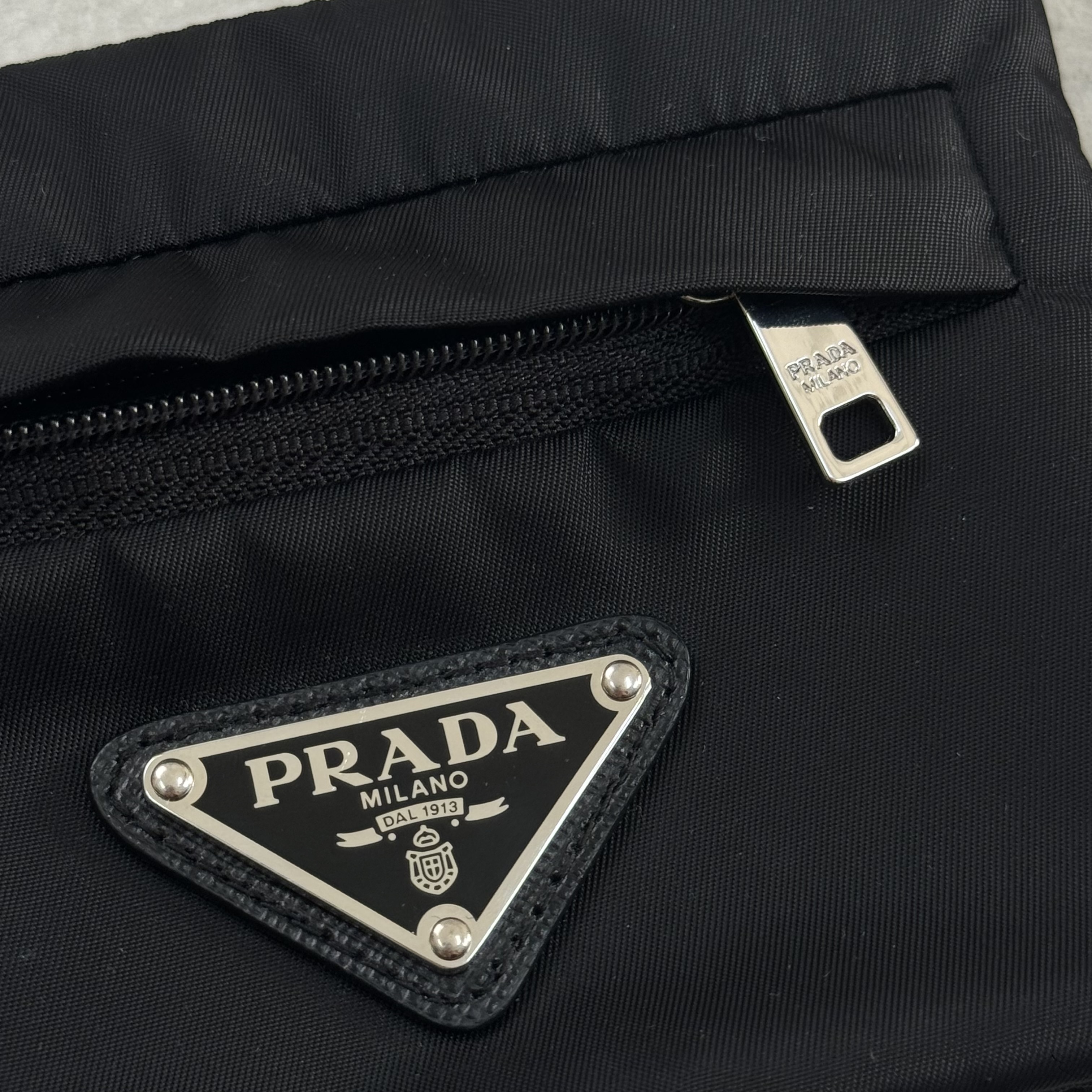PRADA 運動臂套