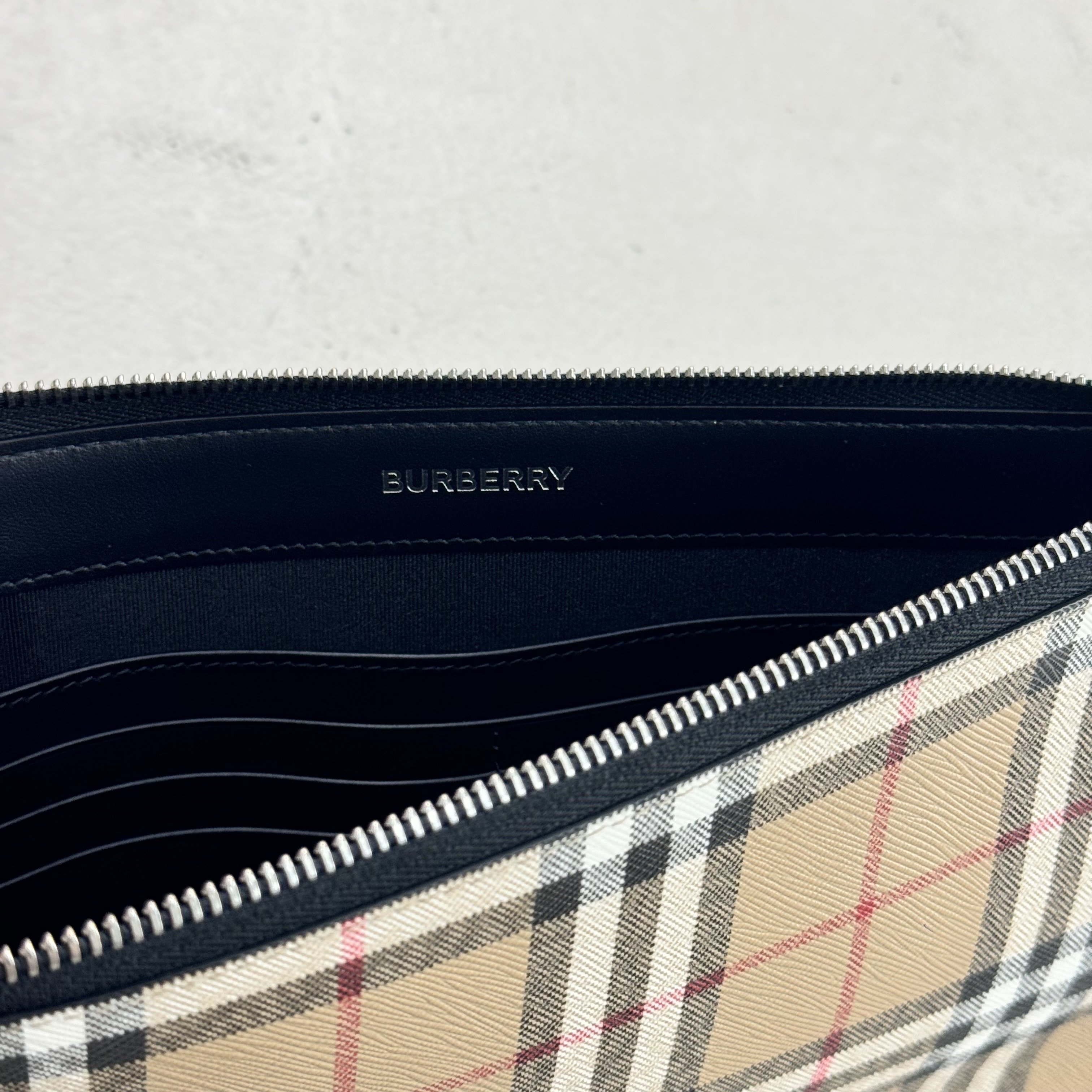 BURBERRY VINTAGE 經典格紋手拿包【8065629 137956 A7026】