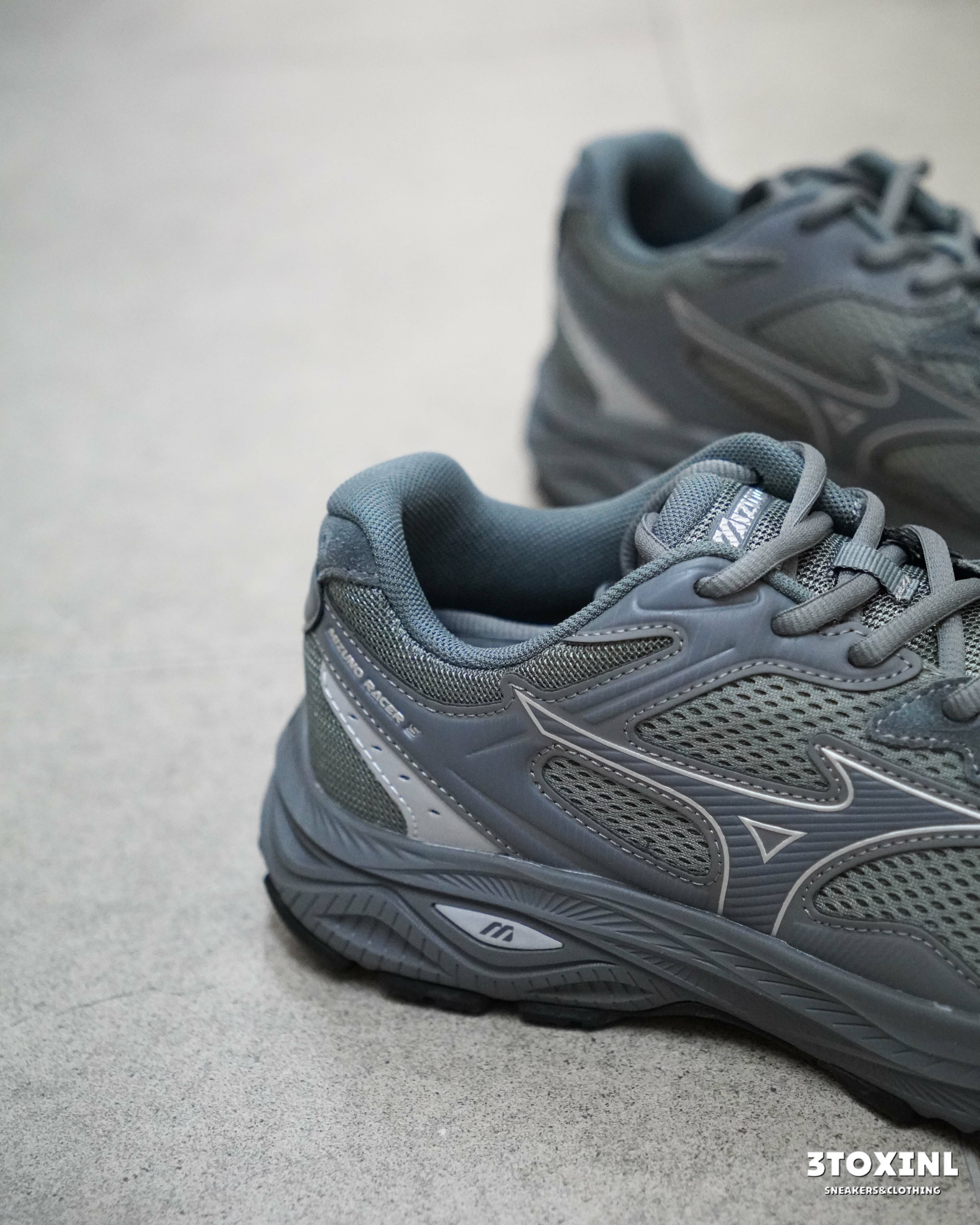 (預訂) Mizuno Racer S - D1GH223502