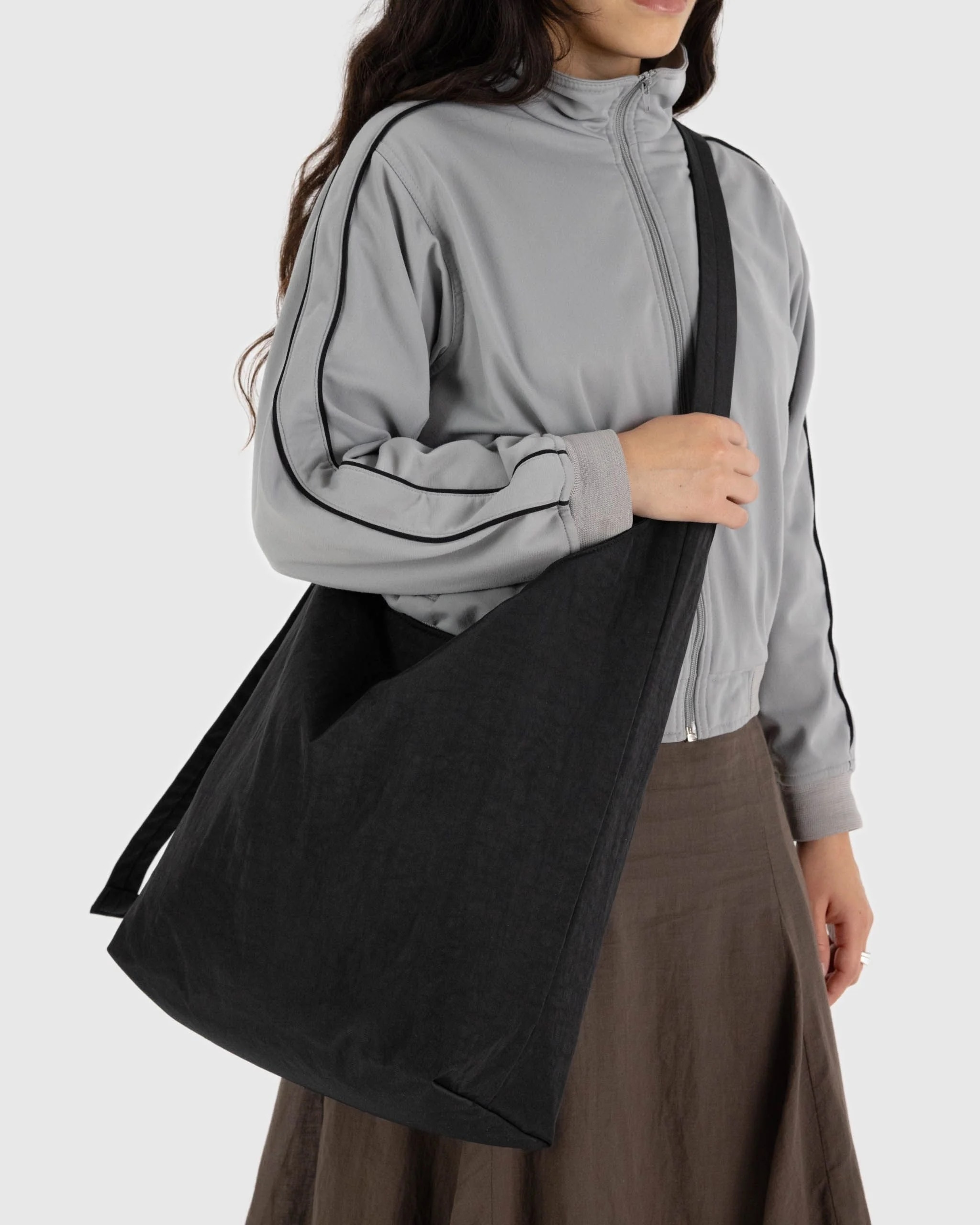 LARGE NYLON SLING - Black | BAGGU