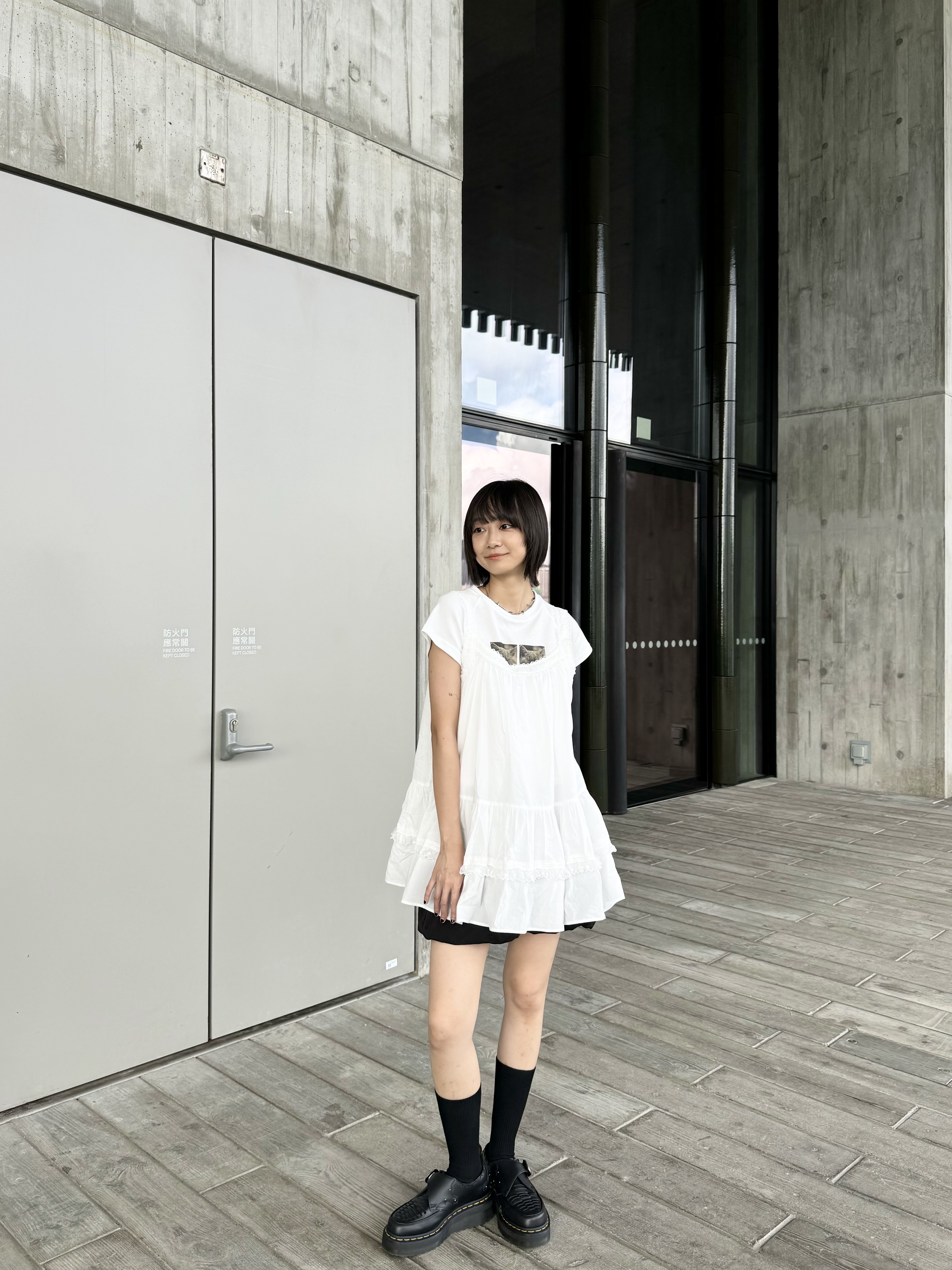 圓領lace邊小傘傘短Ops