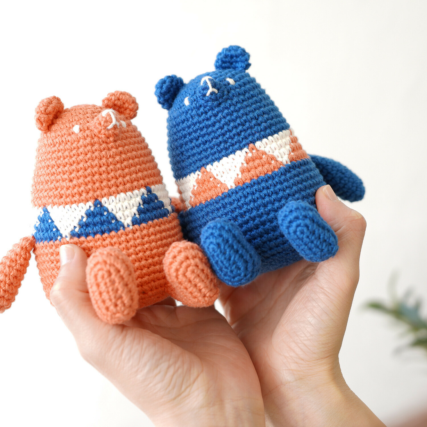Knitworm 日 本 有 機 棉 線 材 料 包 - 民 族 熊 公 仔