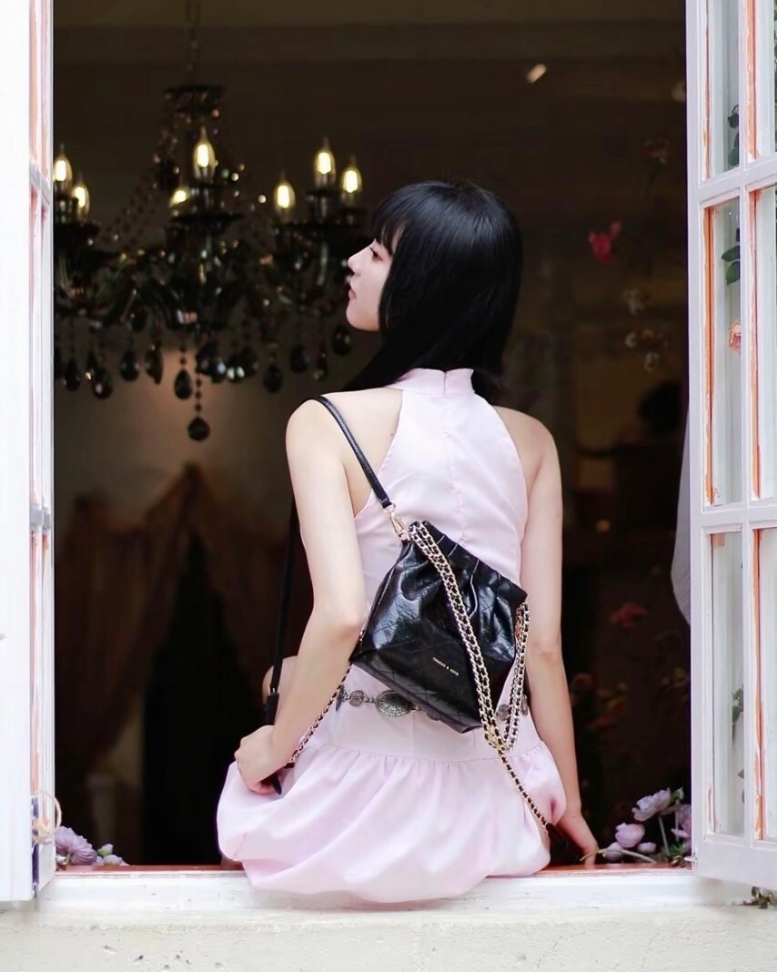 CHARLES & KEITH 迷你流浪包 小CK 抓皺 一包三用 後背包 斜背包 肩背包 共5色