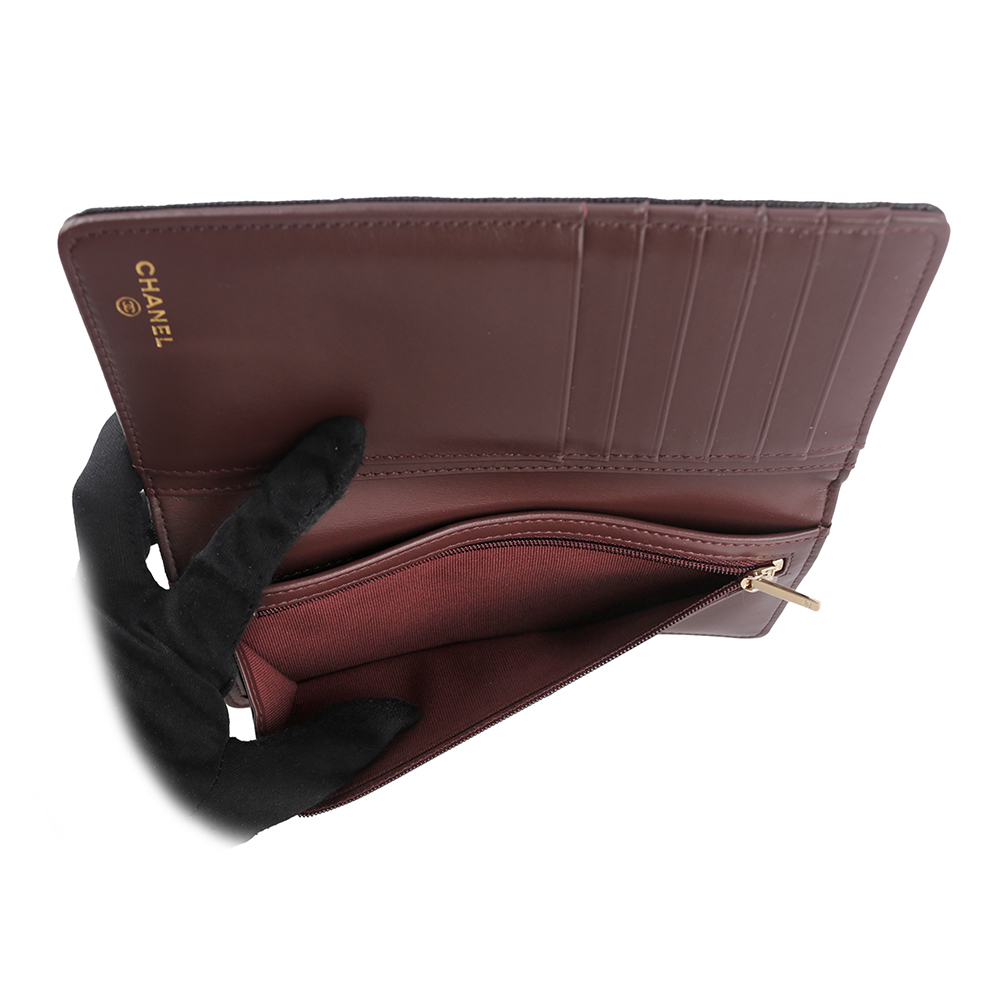 【CHANEL 】金色CC Logo粒紋牛皮釦式薄款二折長夾(黑色) AP4129 B10583 C3906