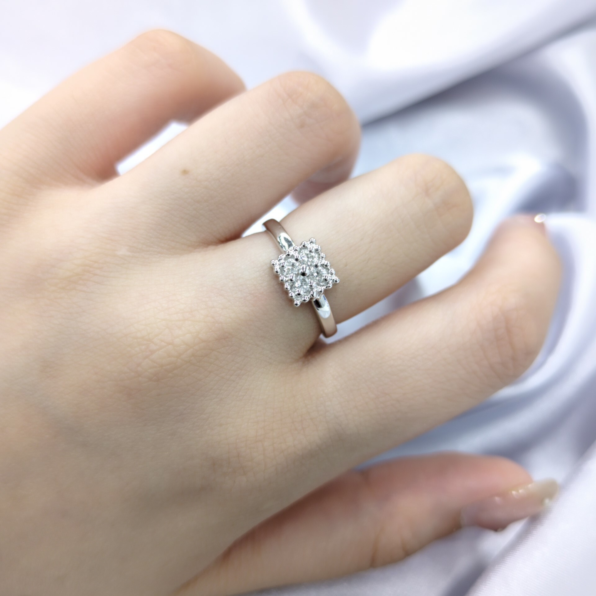 18K White Gold 0.16ct Diamond Ring