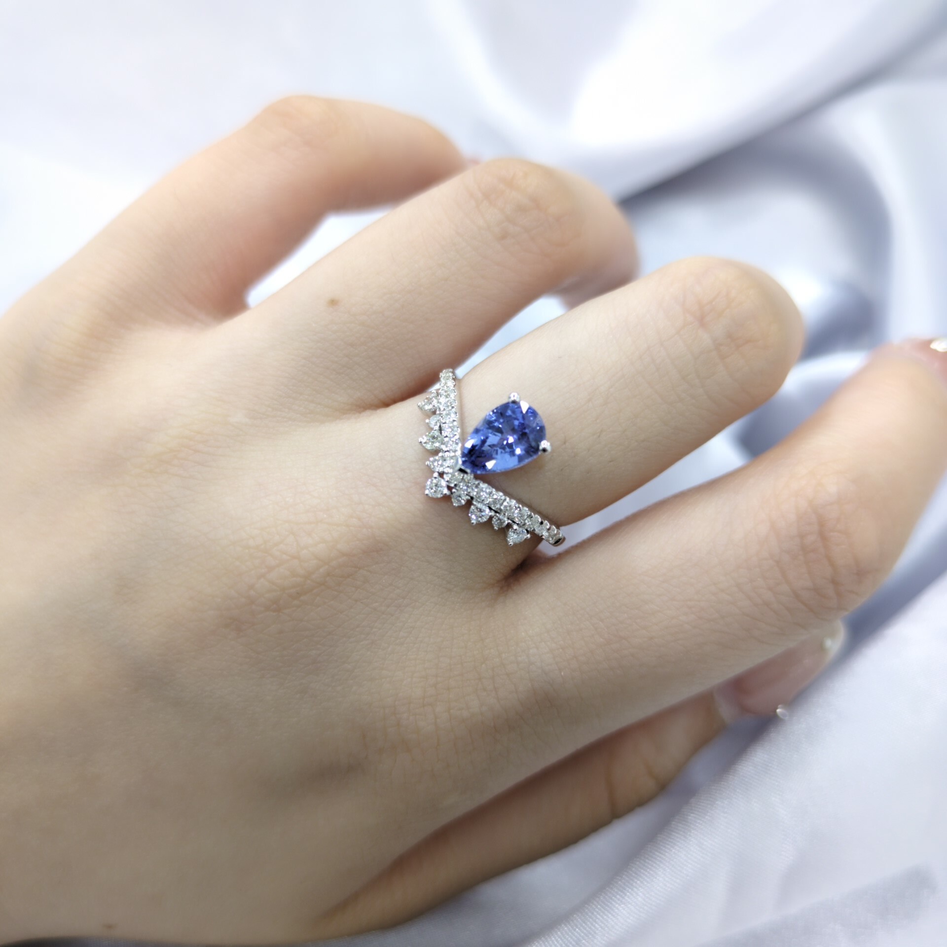 18K White Gold 1.36ct Sapphire and Diamond Ring
