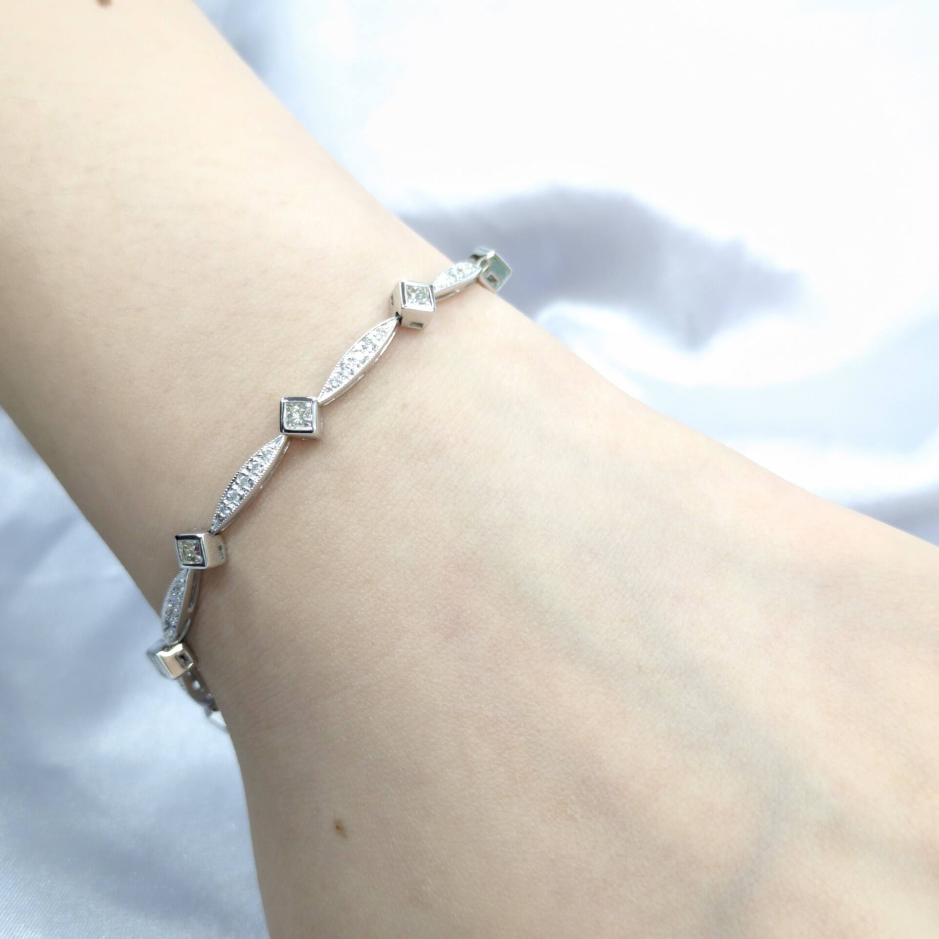 全新18K白金1卡55份方形鑽石手鍊