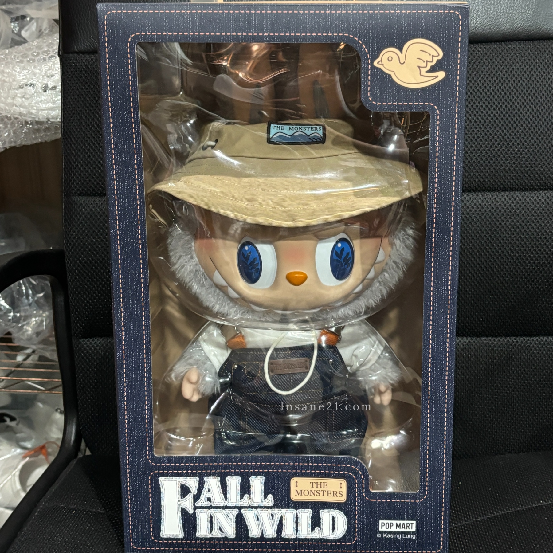 泡泡瑪特 春天野在家 LABUBU 搪膠毛絨公仔 40CM 牛仔褲 漁夫帽