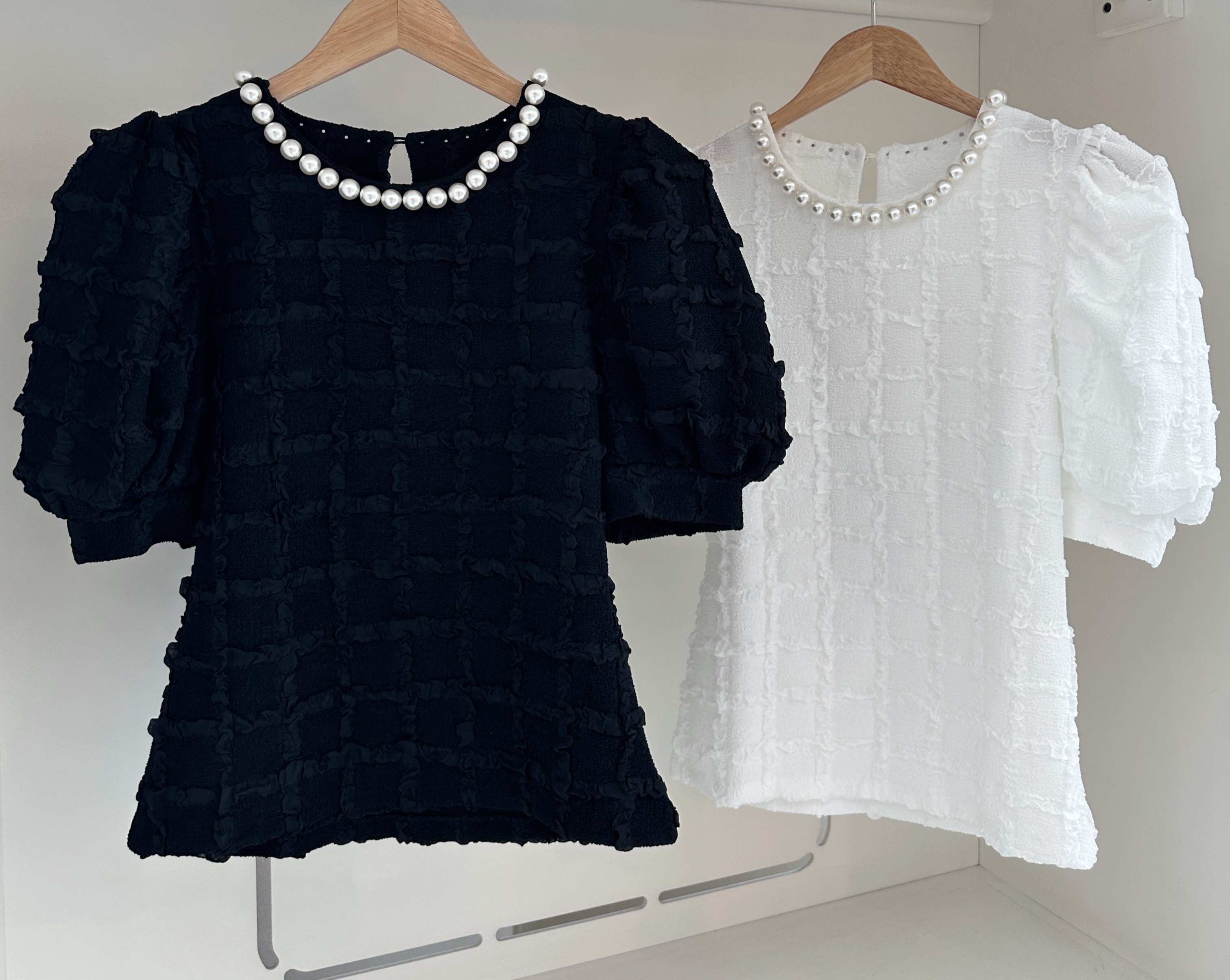 PEARL COLLARED S/SLEEVE BLOUSE