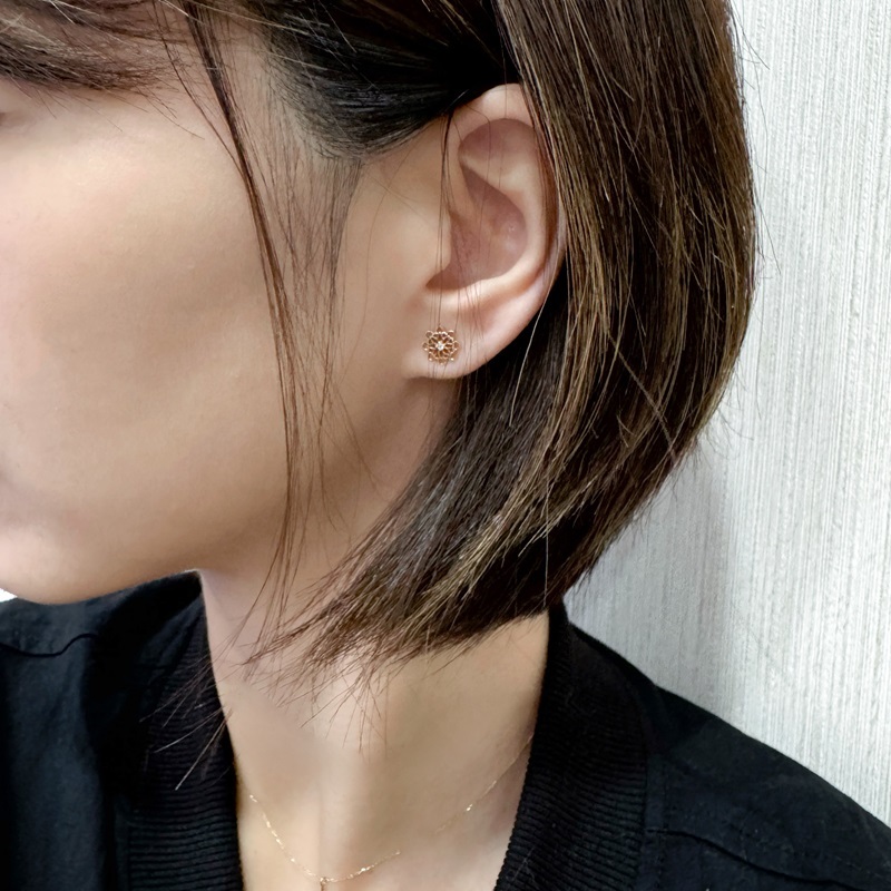 【me.luxe】K10蕾絲花2分鑽石耳環
