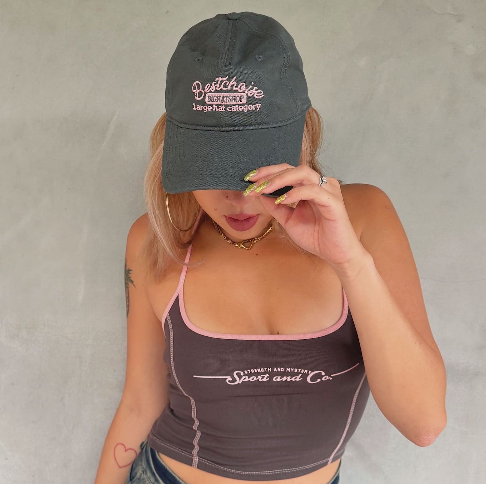 美式粉灰標語帽