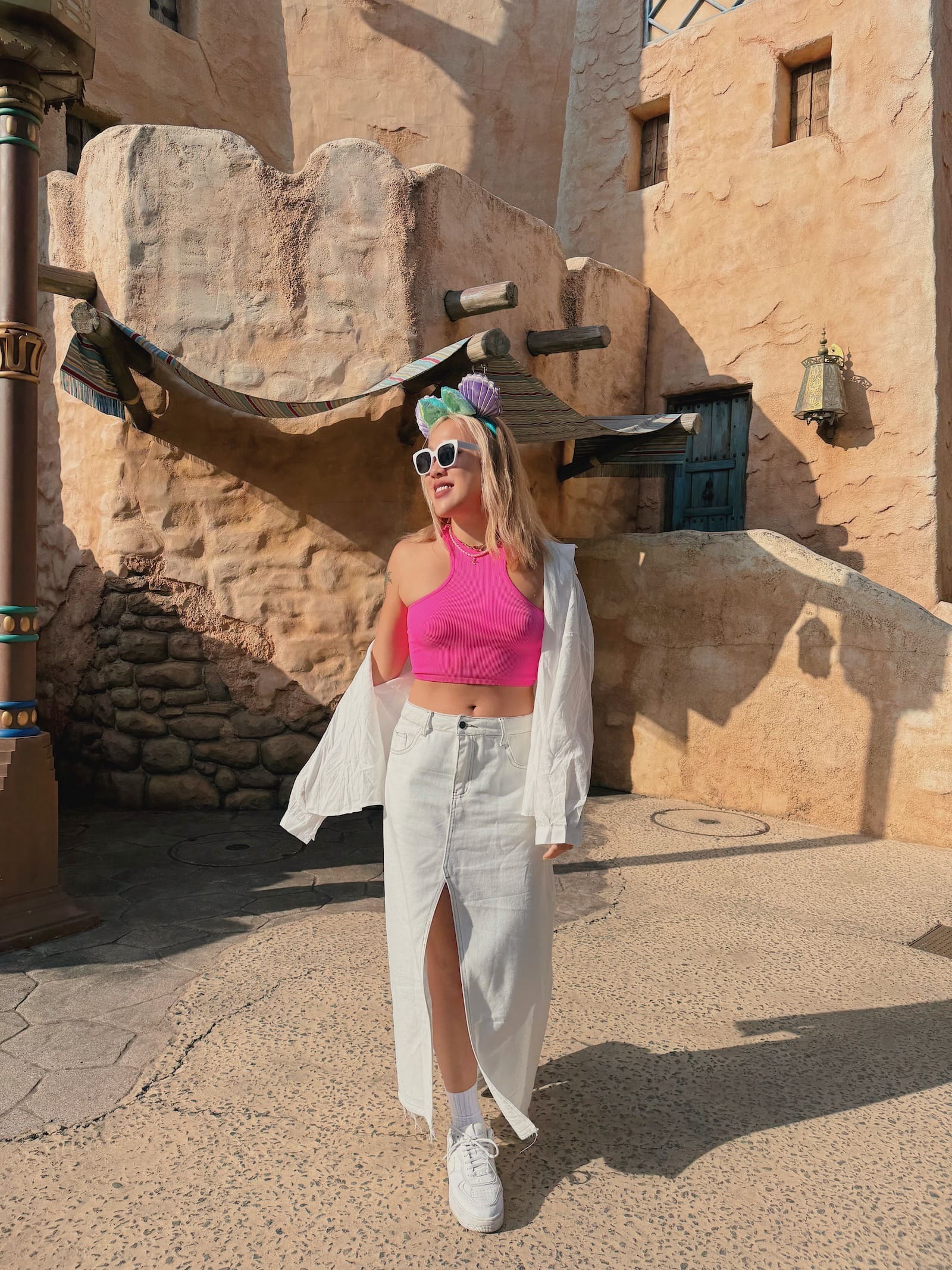 白色開衩高腰牛仔裙