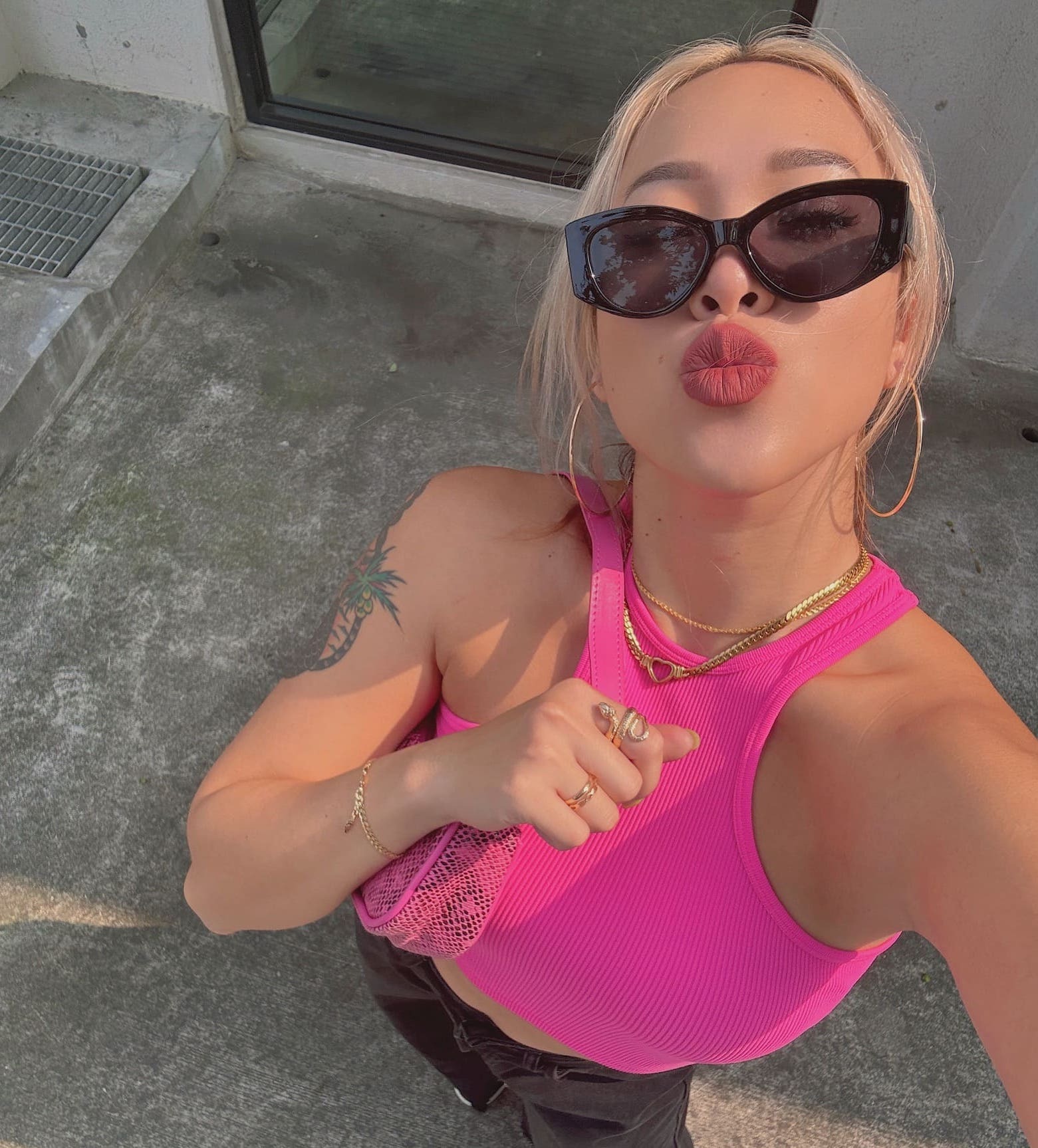 黑色橢圓復古墨鏡