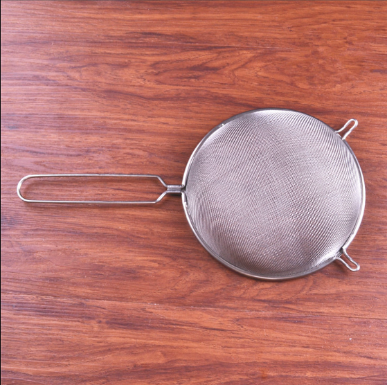 New strainer colander (specifications: total length about 45CM; spoon diameter about 25CM)