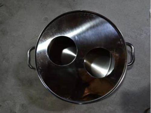 爆款兩孔蒸鍋（規格：直徑40CM*高19CM，孔直徑13CM，適用於14-20CM蒸籠）