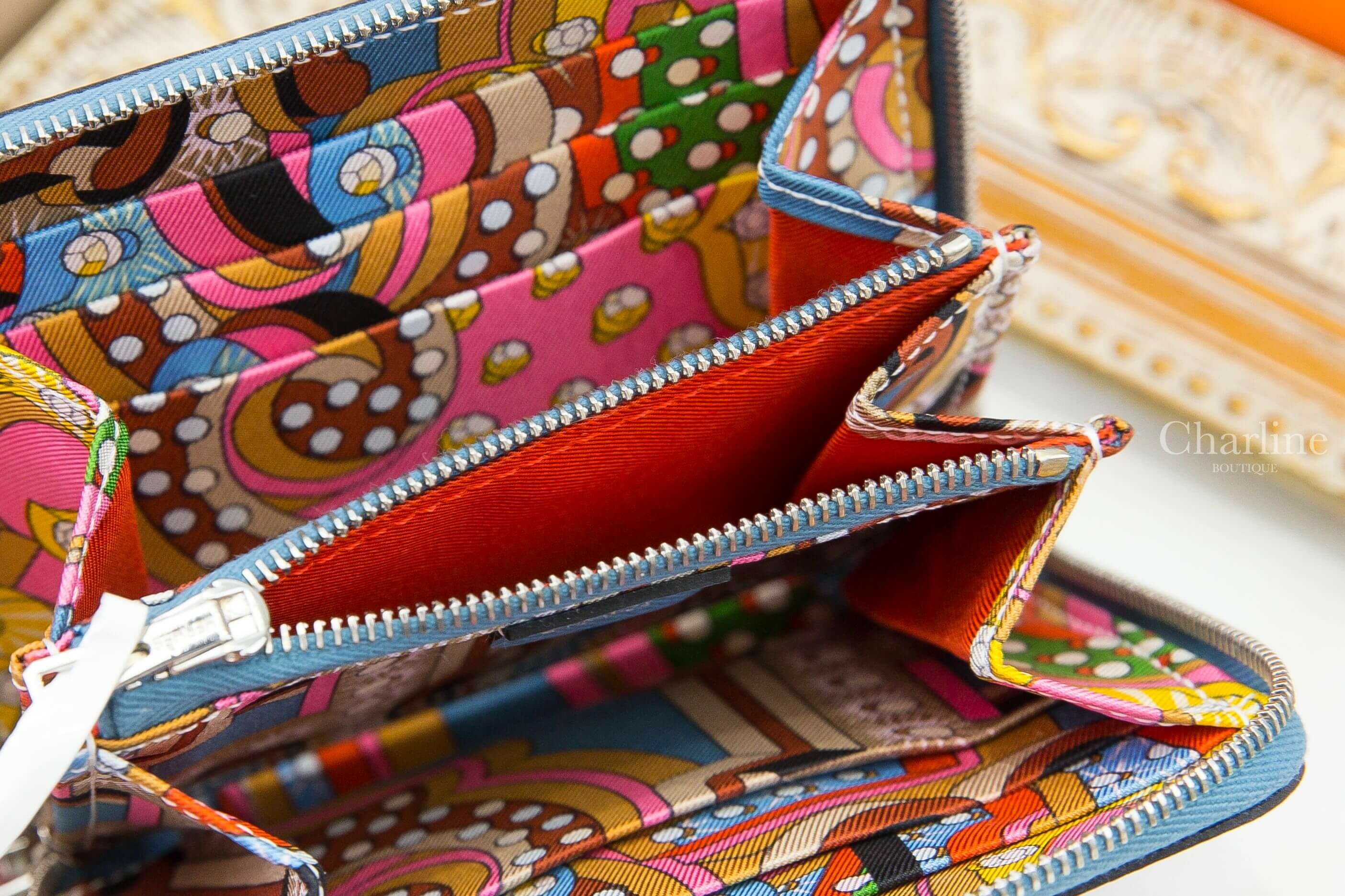Hermès Silk' In Compact Wallet D2 New Bleu Jean Epsom 新牛仔藍絲巾拉鍊短夾-Charline Boutique 精品代購