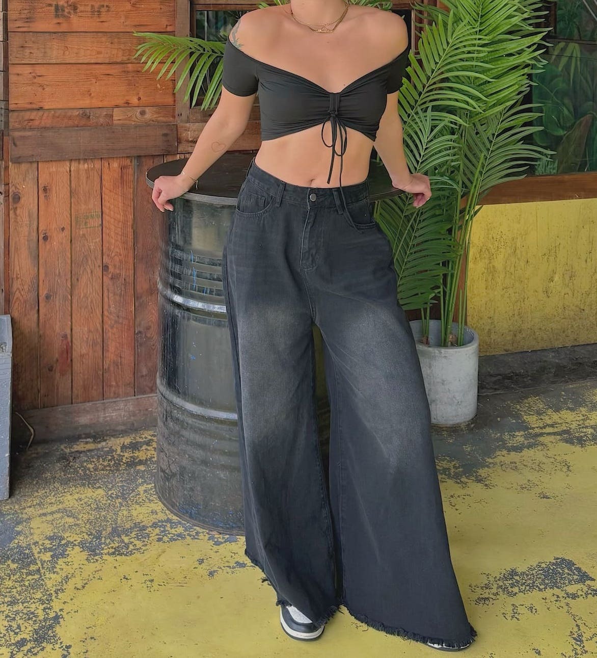 水洗黑超寬口高腰褲