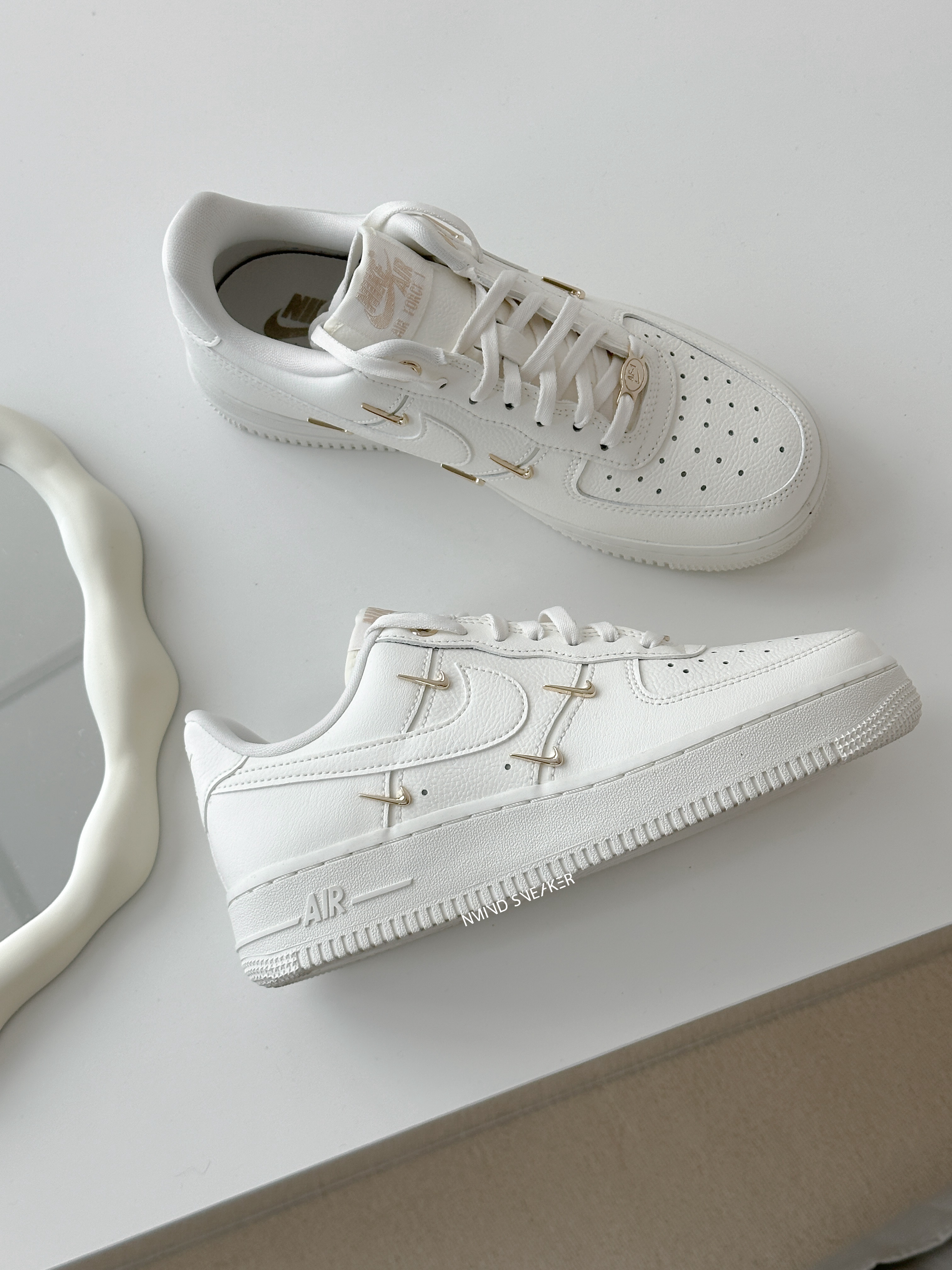 <快速出貨> NIKE AIR FORCE 1 '07 LX 白金勾 (FV3654-111)