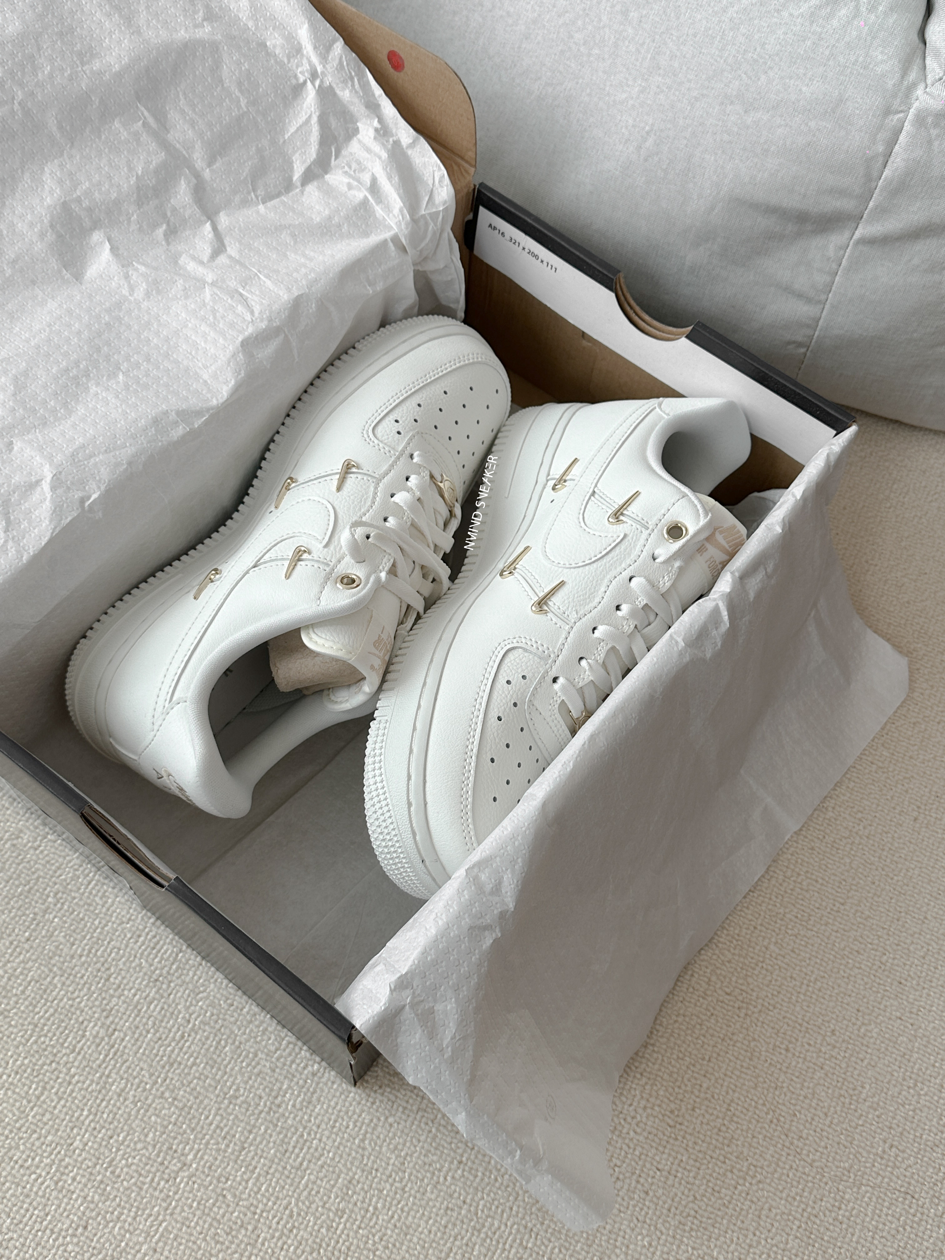 【NIKE】 AIR FORCE 1 '07 白金4連スウッシュ FV3654-111 楽天市場】【ポイント5倍!お買い物マラソン】NIKE WMNS AIR